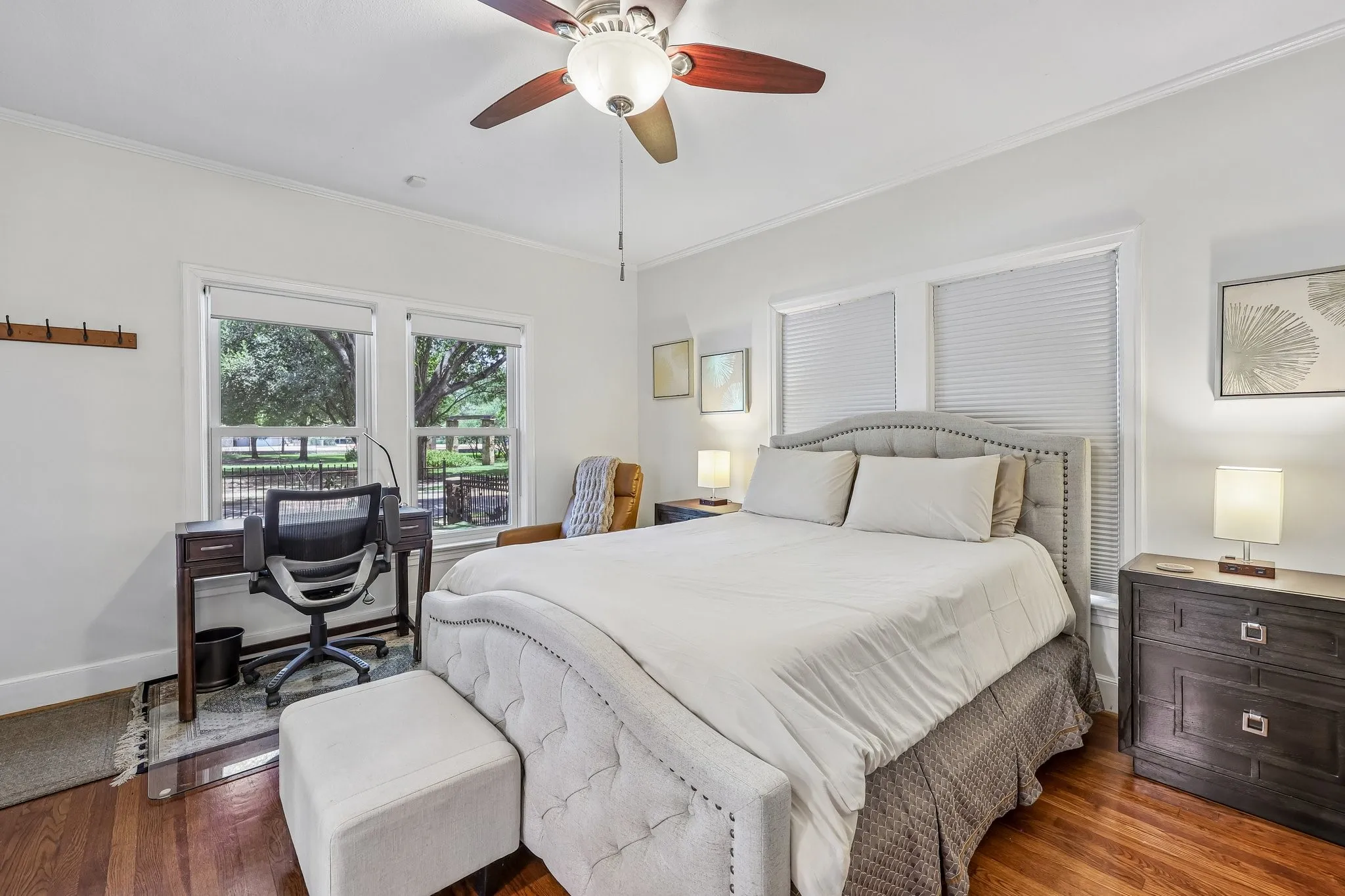 Single Family Residence For Sale in Dallas County , 5207 Mission Avenue, Dallas, Texas 75206, 2 Bedroom, 2 Bathroom, 2 Garage spaces, 1,547 Sqft, built in 1925, Price $829,000, mls#21314419, Real Estate Agent in Dallas, Homes For Sale in Dallas county, Homes For Sale in Dallas, Realtor in Dallas Texas, Real Estate Brokerage Independent Realty Texas, Luminita Cordes Realtor