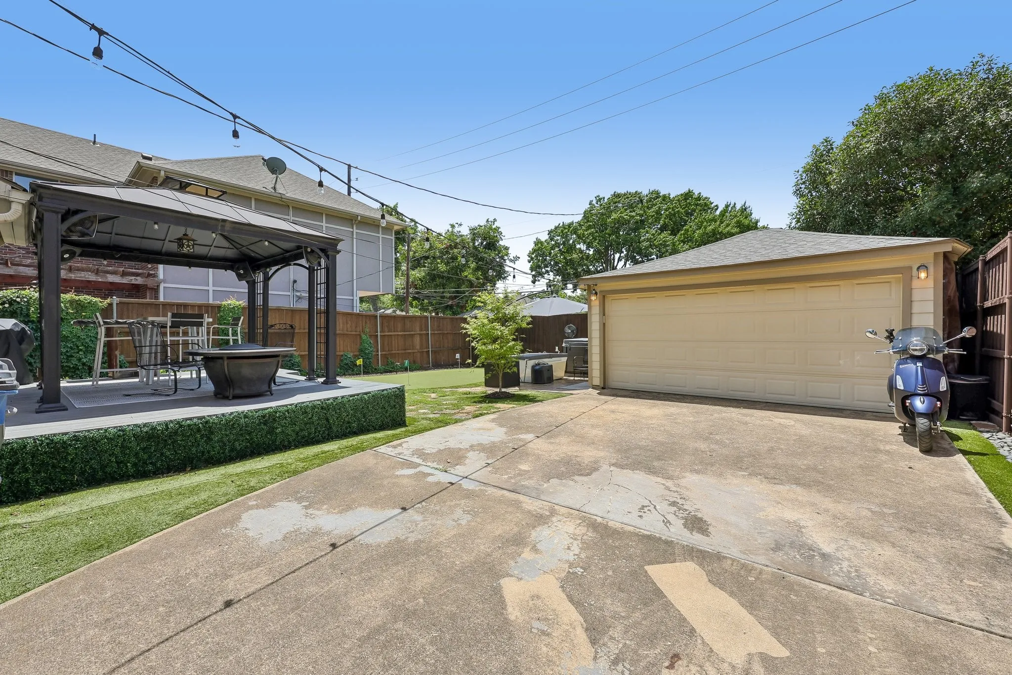 Single Family Residence For Sale in Dallas County , 5207 Mission Avenue, Dallas, Texas 75206, 2 Bedroom, 2 Bathroom, 2 Garage spaces, 1,547 Sqft, built in 1925, Price $829,000, mls#21314419, Real Estate Agent in Dallas, Homes For Sale in Dallas county, Homes For Sale in Dallas, Realtor in Dallas Texas, Real Estate Brokerage Independent Realty Texas, Luminita Cordes Realtor