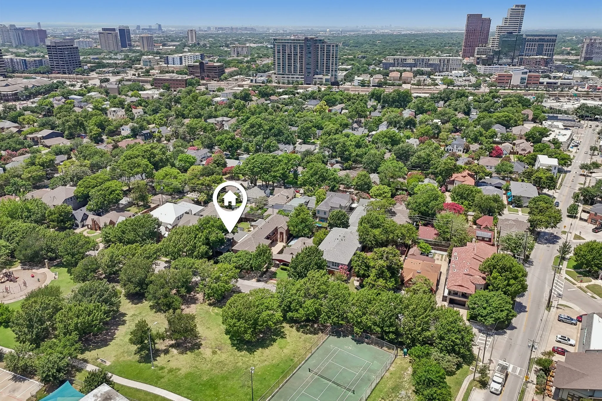 Single Family Residence For Sale in Dallas County , 5207 Mission Avenue, Dallas, Texas 75206, 2 Bedroom, 2 Bathroom, 2 Garage spaces, 1,547 Sqft, built in 1925, Price $829,000, mls#21314419, Real Estate Agent in Dallas, Homes For Sale in Dallas county, Homes For Sale in Dallas, Realtor in Dallas Texas, Real Estate Brokerage Independent Realty Texas, Luminita Cordes Realtor