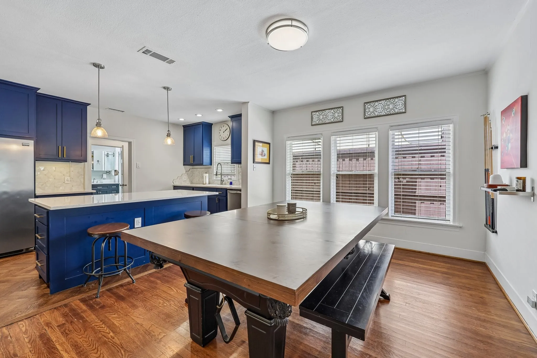 Single Family Residence For Sale in Dallas County , 5207 Mission Avenue, Dallas, Texas 75206, 2 Bedroom, 2 Bathroom, 2 Garage spaces, 1,547 Sqft, built in 1925, Price $829,000, mls#21314419, Real Estate Agent in Dallas, Homes For Sale in Dallas county, Homes For Sale in Dallas, Realtor in Dallas Texas, Real Estate Brokerage Independent Realty Texas, Luminita Cordes Realtor