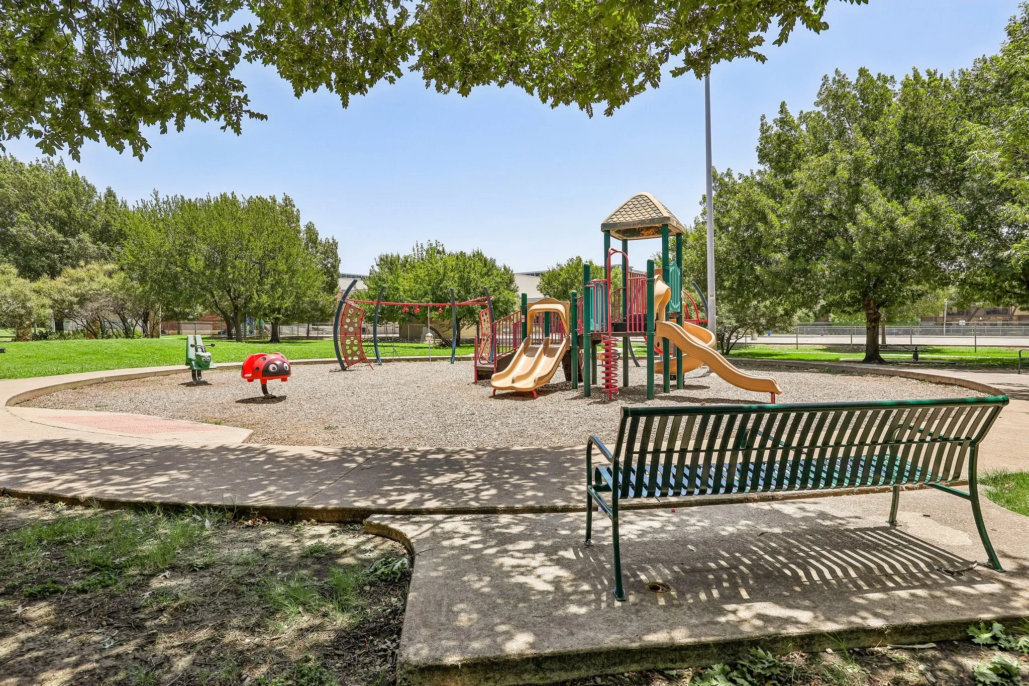 Single Family Residence For Sale in Dallas County , 5207 Mission Avenue, Dallas, Texas 75206, 2 Bedroom, 2 Bathroom, 2 Garage spaces, 1,547 Sqft, built in 1925, Price $829,000, mls#21314419, Real Estate Agent in Dallas, Homes For Sale in Dallas county, Homes For Sale in Dallas, Realtor in Dallas Texas, Real Estate Brokerage Independent Realty Texas, Luminita Cordes Realtor