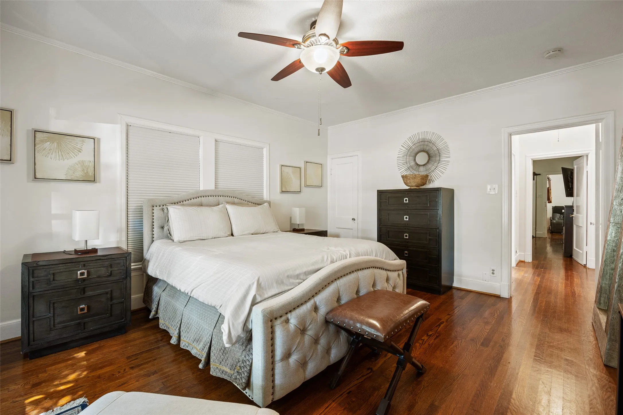 Single Family Residence For Sale in Dallas County , 5207 Mission Avenue, Dallas, Texas 75206, 2 Bedroom, 2 Bathroom, 2 Garage spaces, 1,547 Sqft, built in 1925, Price $829,000, mls#21314419, Real Estate Agent in Dallas, Homes For Sale in Dallas county, Homes For Sale in Dallas, Realtor in Dallas Texas, Real Estate Brokerage Independent Realty Texas, Luminita Cordes Realtor