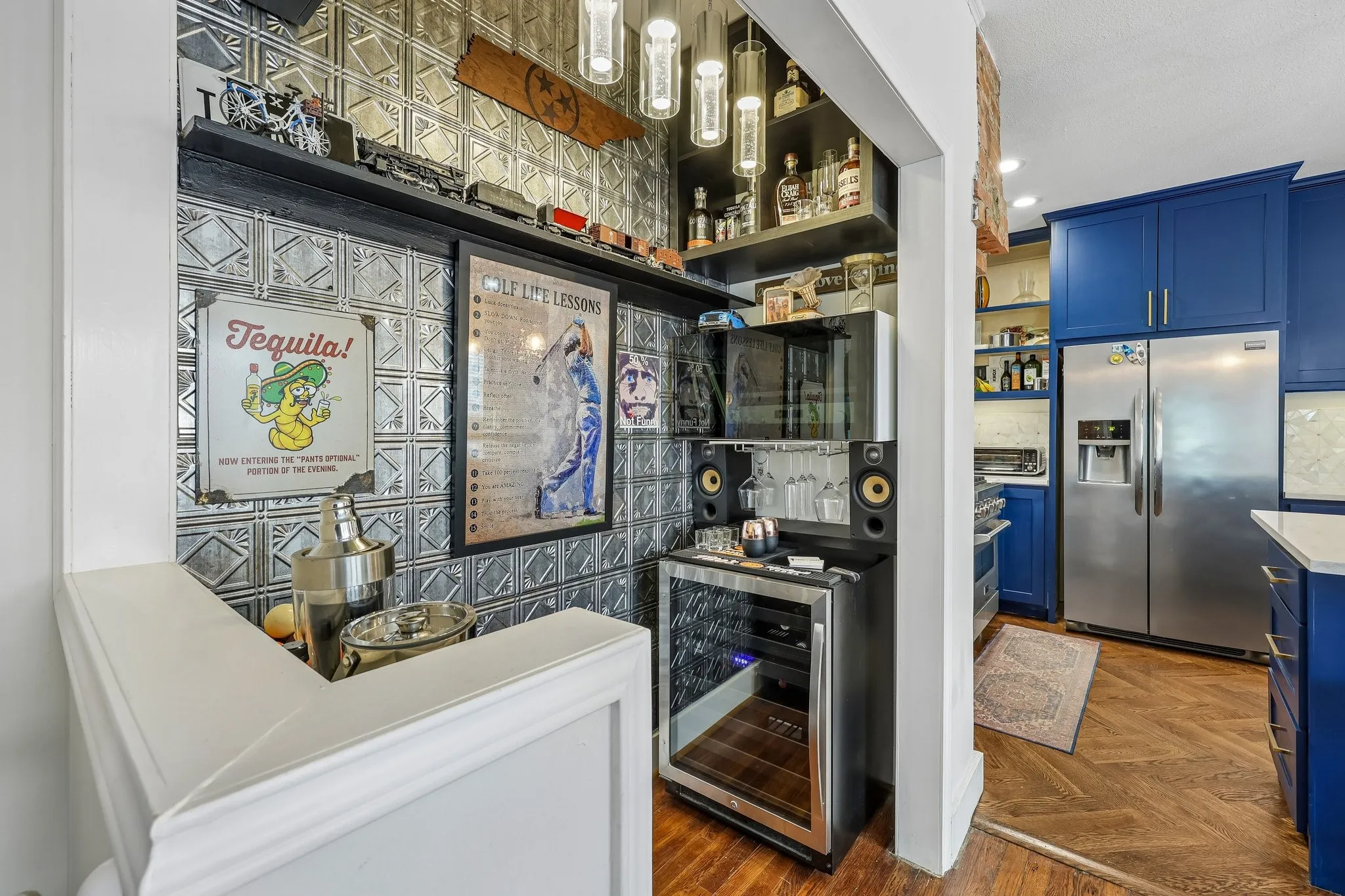 Single Family Residence For Sale in Dallas County , 5207 Mission Avenue, Dallas, Texas 75206, 2 Bedroom, 2 Bathroom, 2 Garage spaces, 1,547 Sqft, built in 1925, Price $829,000, mls#21314419, Real Estate Agent in Dallas, Homes For Sale in Dallas county, Homes For Sale in Dallas, Realtor in Dallas Texas, Real Estate Brokerage Independent Realty Texas, Luminita Cordes Realtor