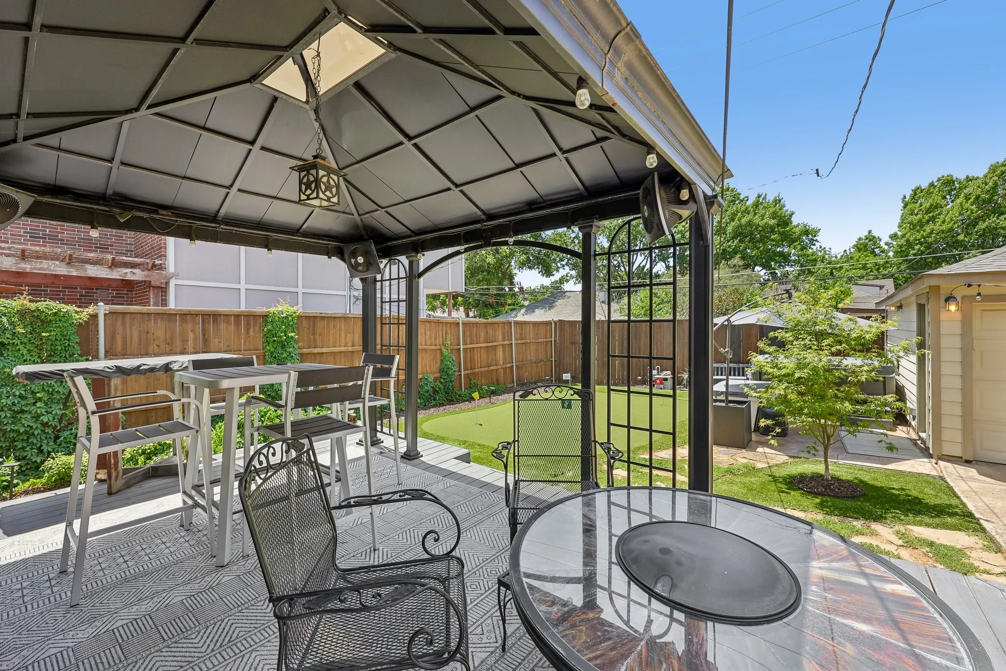 Single Family Residence For Sale in Dallas County , 5207 Mission Avenue, Dallas, Texas 75206, 2 Bedroom, 2 Bathroom, 2 Garage spaces, 1,547 Sqft, built in 1925, Price $829,000, mls#21314419, Real Estate Agent in Dallas, Homes For Sale in Dallas county, Homes For Sale in Dallas, Realtor in Dallas Texas, Real Estate Brokerage Independent Realty Texas, Luminita Cordes Realtor