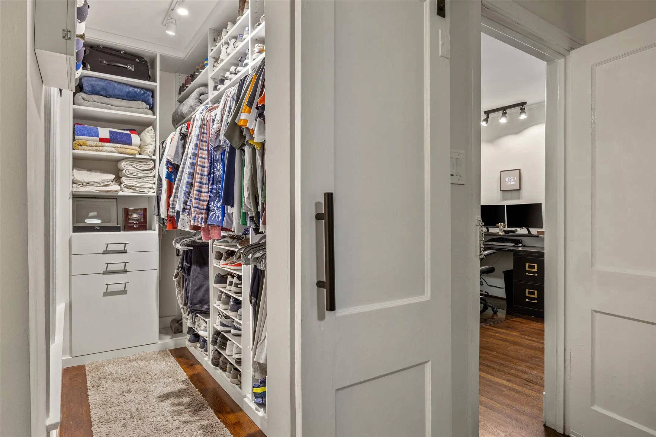 Single Family Residence For Sale in Dallas County , 5207 Mission Avenue, Dallas, Texas 75206, 2 Bedroom, 2 Bathroom, 2 Garage spaces, 1,547 Sqft, built in 1925, Price $829,000, mls#21314419, Real Estate Agent in Dallas, Homes For Sale in Dallas county, Homes For Sale in Dallas, Realtor in Dallas Texas, Real Estate Brokerage Independent Realty Texas, Luminita Cordes Realtor