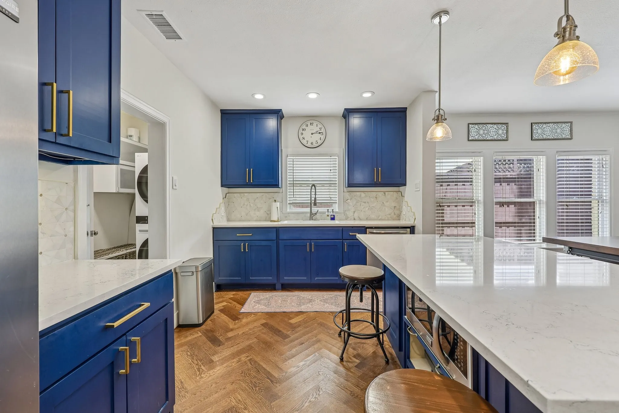 Single Family Residence For Sale in Dallas County , 5207 Mission Avenue, Dallas, Texas 75206, 2 Bedroom, 2 Bathroom, 2 Garage spaces, 1,547 Sqft, built in 1925, Price $829,000, mls#21314419, Real Estate Agent in Dallas, Homes For Sale in Dallas county, Homes For Sale in Dallas, Realtor in Dallas Texas, Real Estate Brokerage Independent Realty Texas, Luminita Cordes Realtor