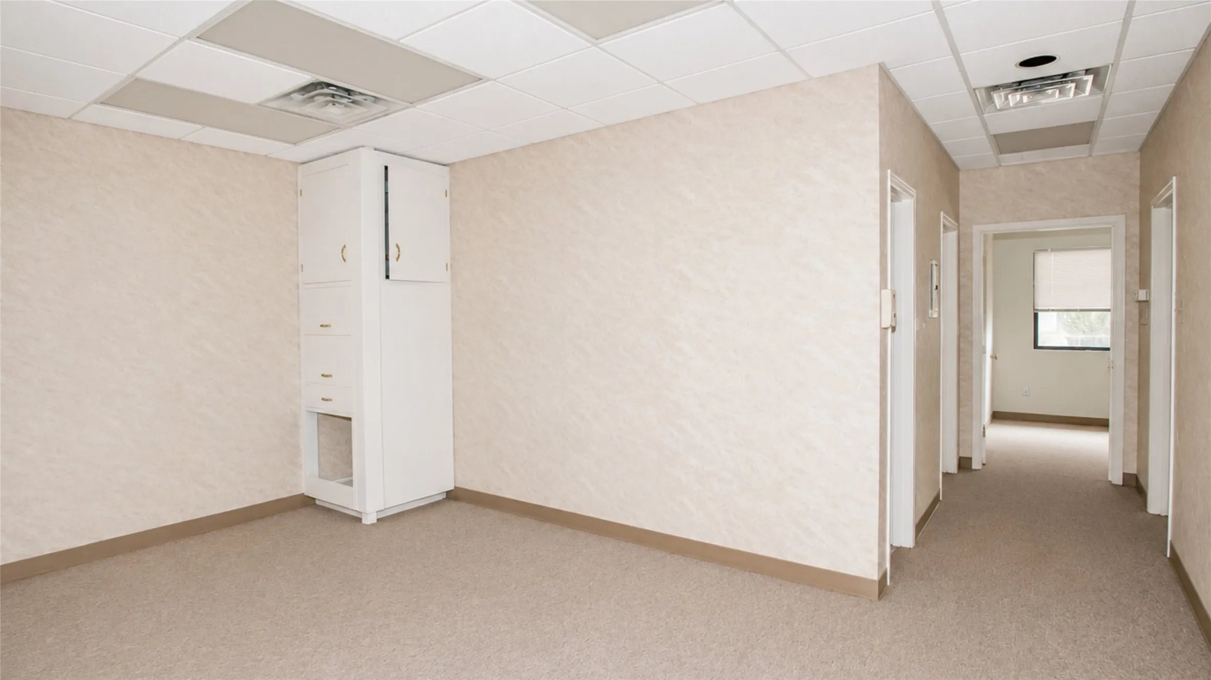Office For Rent in Dallas County , 4821 Saturn Road, Garland, Texas 75041, 0, 0, Garage spaces, 0 Sqft, built in 1986, Price $16, mls#21319892, Real Estate Agent in Garland, Homes For Rent in Dallas county, Homes For Rent in Garland, Realtor in Garland Texas, Real Estate Brokerage Independent Realty Texas, Luminita Cordes Realtor