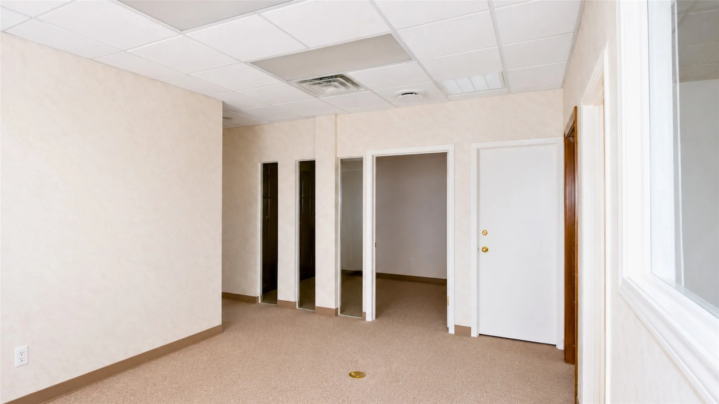Office For Rent in Dallas County , 4821 Saturn Road, Garland, Texas 75041, 0, 0, Garage spaces, 0 Sqft, built in 1986, Price $16, mls#21319892, Real Estate Agent in Garland, Homes For Rent in Dallas county, Homes For Rent in Garland, Realtor in Garland Texas, Real Estate Brokerage Independent Realty Texas, Luminita Cordes Realtor