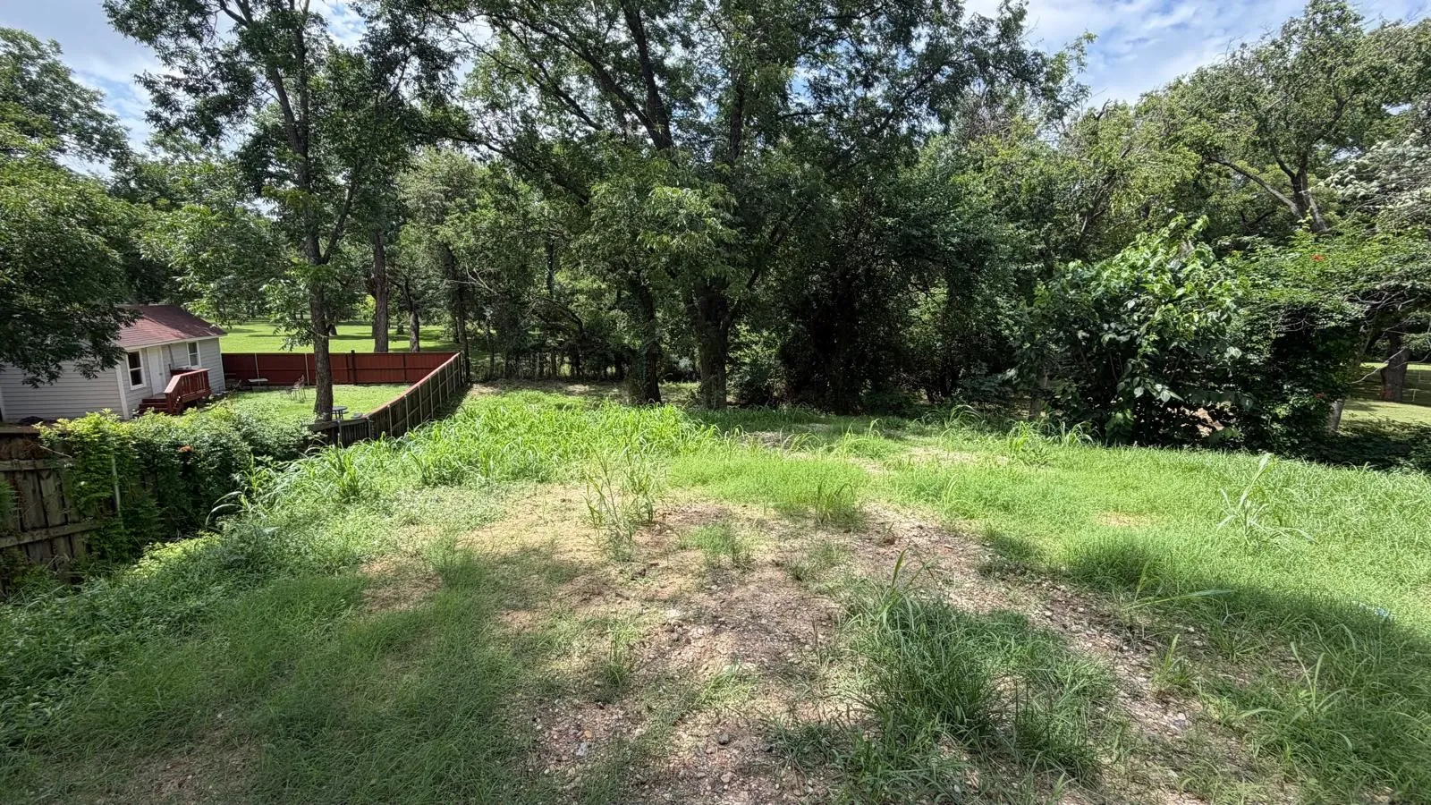 Single Family Residence For Sale in Dallas County , 400 E Shady Grove Road, Irving, Texas 75060, 3 Bedroom, 2 Bathroom, Garage spaces, 1,400 Sqft, built in 1965, mls#21320205, Real Estate Agent in Irving, Homes For Sale in Dallas county, Homes For Sale in Irving, Realtor in Irving Texas, Real Estate Brokerage Independent Realty Texas, Luminita Cordes Realtor