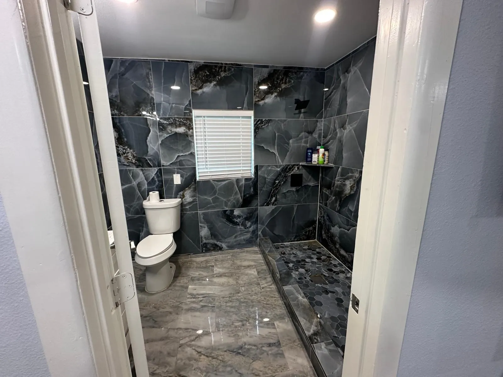 Single Family Residence For Sale in Dallas County , 400 E Shady Grove Road, Irving, Texas 75060, 3 Bedroom, 2 Bathroom, Garage spaces, 1,400 Sqft, built in 1965, mls#21320205, Real Estate Agent in Irving, Homes For Sale in Dallas county, Homes For Sale in Irving, Realtor in Irving Texas, Real Estate Brokerage Independent Realty Texas, Luminita Cordes Realtor