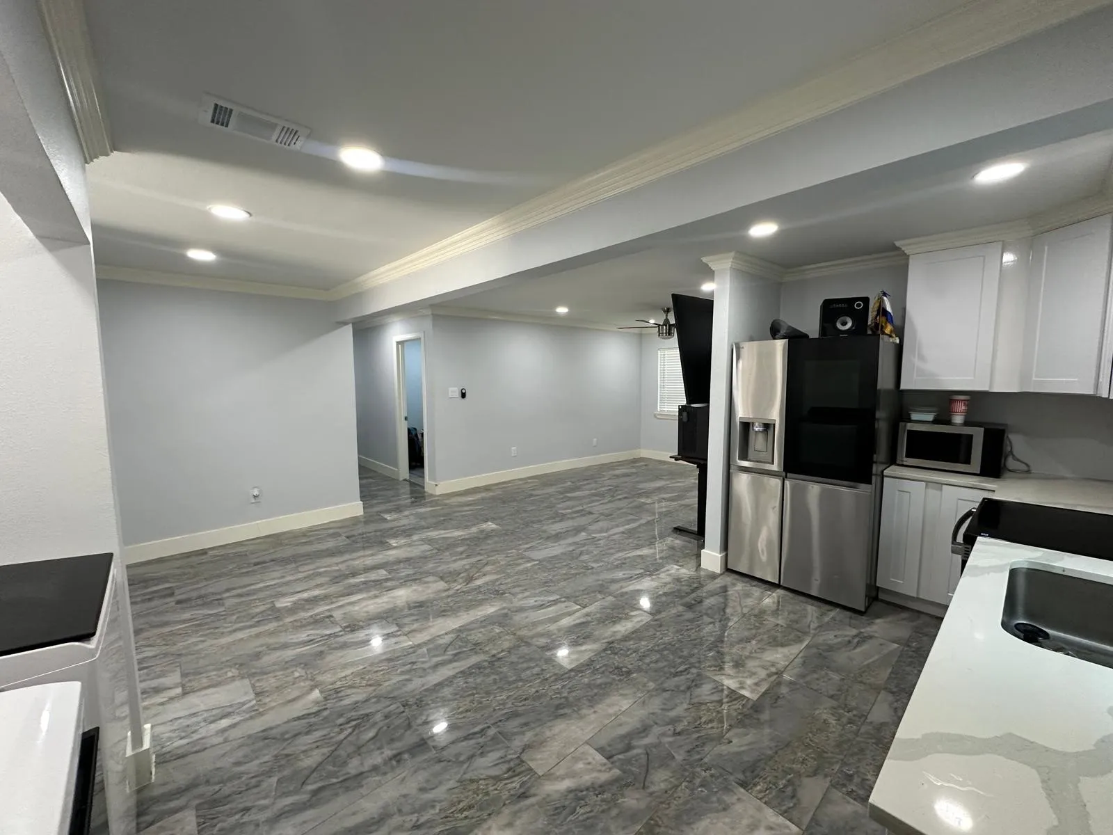 Single Family Residence For Sale in Dallas County , 400 E Shady Grove Road, Irving, Texas 75060, 3 Bedroom, 2 Bathroom, Garage spaces, 1,400 Sqft, built in 1965, mls#21320205, Real Estate Agent in Irving, Homes For Sale in Dallas county, Homes For Sale in Irving, Realtor in Irving Texas, Real Estate Brokerage Independent Realty Texas, Luminita Cordes Realtor