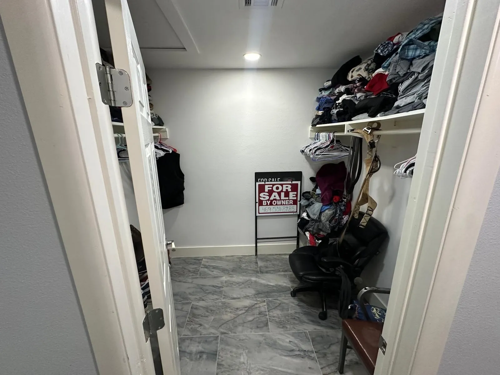 Single Family Residence For Sale in Dallas County , 400 E Shady Grove Road, Irving, Texas 75060, 3 Bedroom, 2 Bathroom, Garage spaces, 1,400 Sqft, built in 1965, mls#21320205, Real Estate Agent in Irving, Homes For Sale in Dallas county, Homes For Sale in Irving, Realtor in Irving Texas, Real Estate Brokerage Independent Realty Texas, Luminita Cordes Realtor