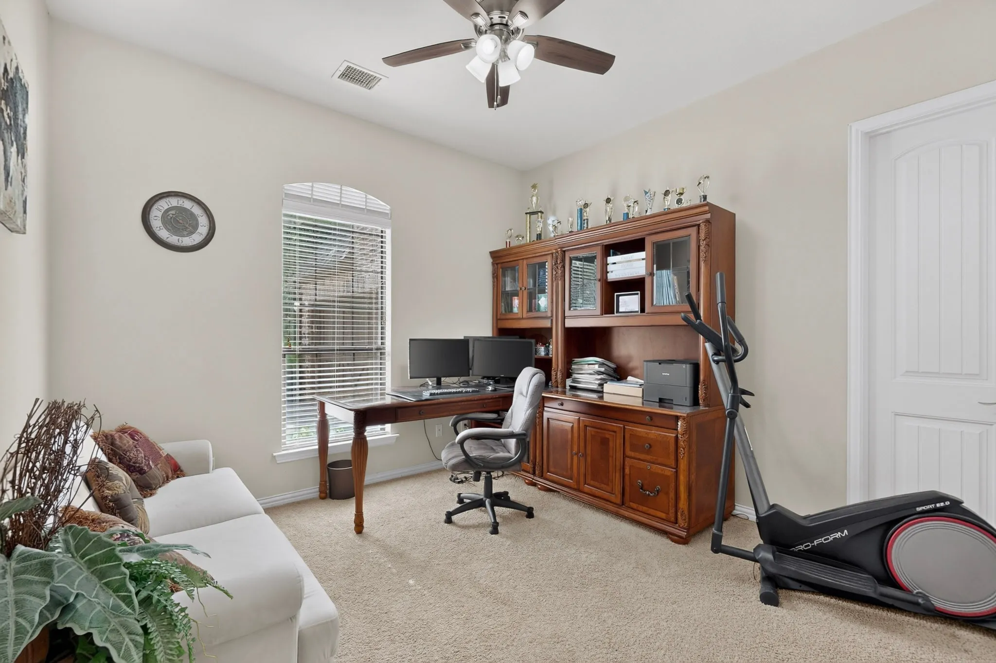 Single Family Residence For Sale in Collin County , 11058 Wellshire Lane, Frisco, Texas 75035, 5 Bedroom, 4 Bathroom, Garage spaces, 4,616 Sqft, built in 2007, mls#21317811, Real Estate Agent in Frisco, Homes For Sale in Collin county, Homes For Sale in Frisco, Realtor in Frisco Texas, Real Estate Brokerage Independent Realty Texas, Luminita Cordes Realtor