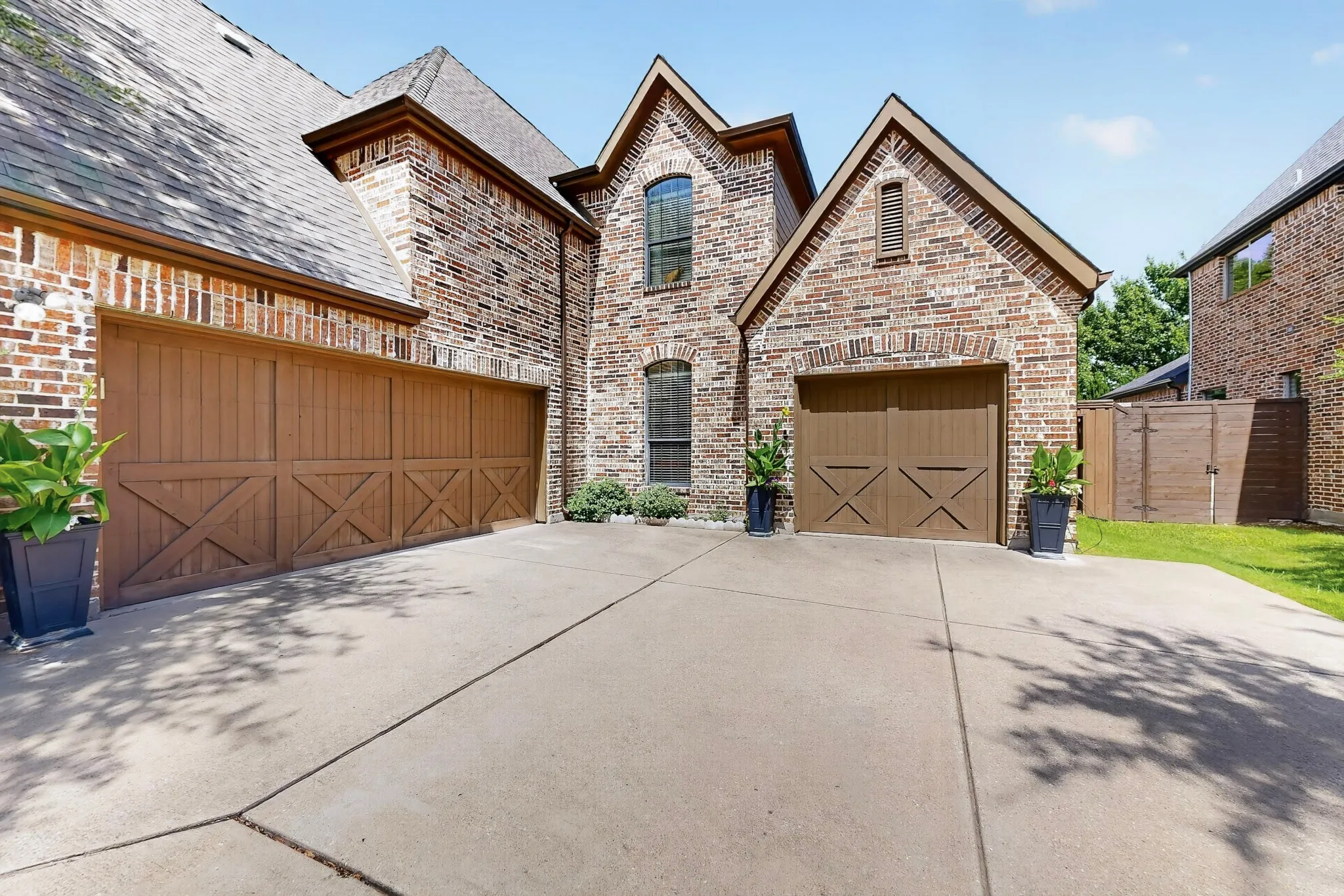 Single Family Residence For Sale in Collin County , 11058 Wellshire Lane, Frisco, Texas 75035, 5 Bedroom, 4 Bathroom, Garage spaces, 4,616 Sqft, built in 2007, mls#21317811, Real Estate Agent in Frisco, Homes For Sale in Collin county, Homes For Sale in Frisco, Realtor in Frisco Texas, Real Estate Brokerage Independent Realty Texas, Luminita Cordes Realtor