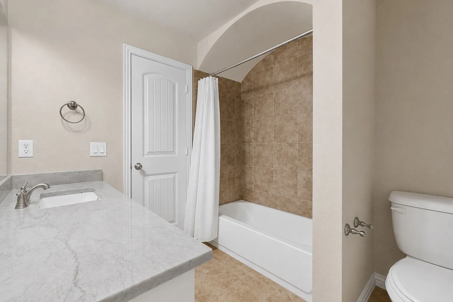 Single Family Residence For Sale in Collin County , 11058 Wellshire Lane, Frisco, Texas 75035, 5 Bedroom, 4 Bathroom, Garage spaces, 4,616 Sqft, built in 2007, mls#21317811, Real Estate Agent in Frisco, Homes For Sale in Collin county, Homes For Sale in Frisco, Realtor in Frisco Texas, Real Estate Brokerage Independent Realty Texas, Luminita Cordes Realtor