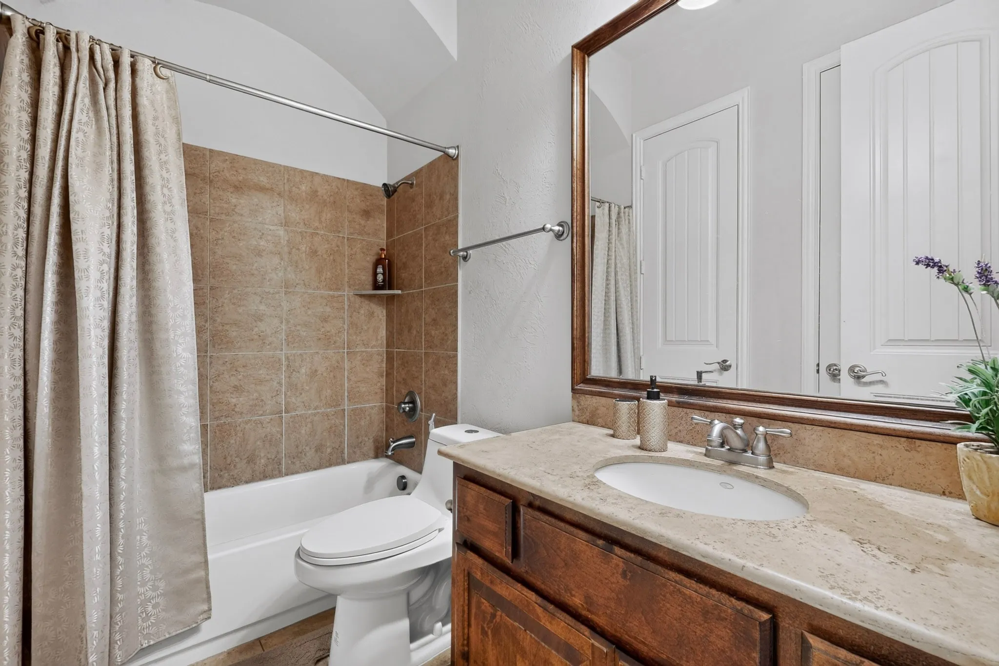 Single Family Residence For Sale in Collin County , 11058 Wellshire Lane, Frisco, Texas 75035, 5 Bedroom, 4 Bathroom, Garage spaces, 4,616 Sqft, built in 2007, mls#21317811, Real Estate Agent in Frisco, Homes For Sale in Collin county, Homes For Sale in Frisco, Realtor in Frisco Texas, Real Estate Brokerage Independent Realty Texas, Luminita Cordes Realtor