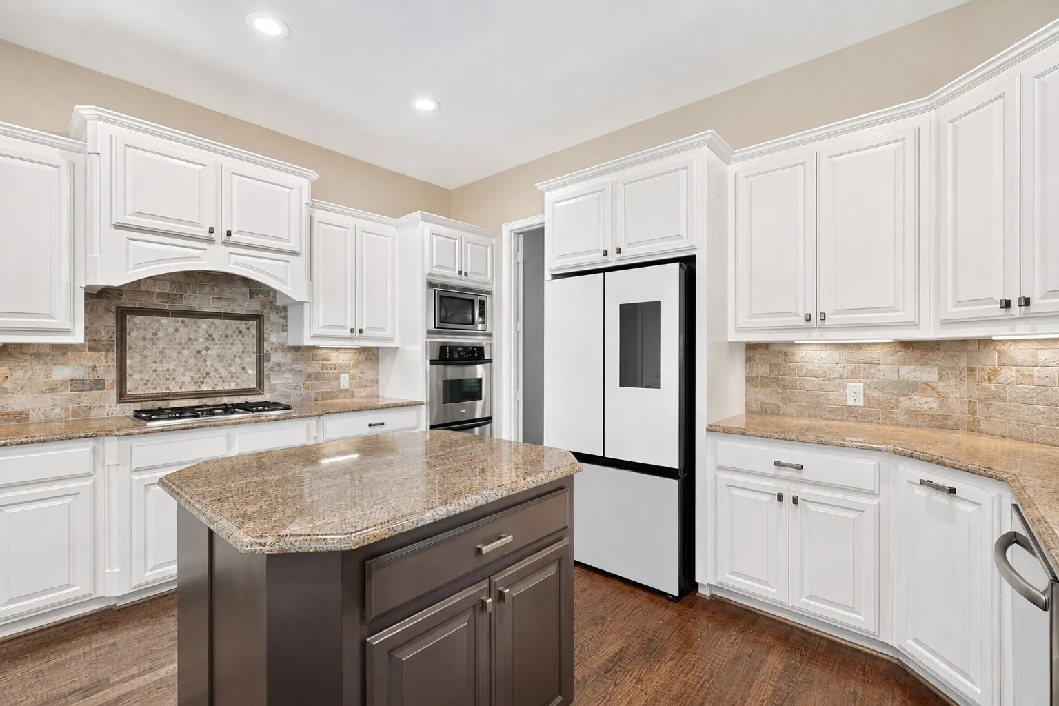 Single Family Residence For Sale in Collin County , 11058 Wellshire Lane, Frisco, Texas 75035, 5 Bedroom, 4 Bathroom, Garage spaces, 4,616 Sqft, built in 2007, mls#21317811, Real Estate Agent in Frisco, Homes For Sale in Collin county, Homes For Sale in Frisco, Realtor in Frisco Texas, Real Estate Brokerage Independent Realty Texas, Luminita Cordes Realtor