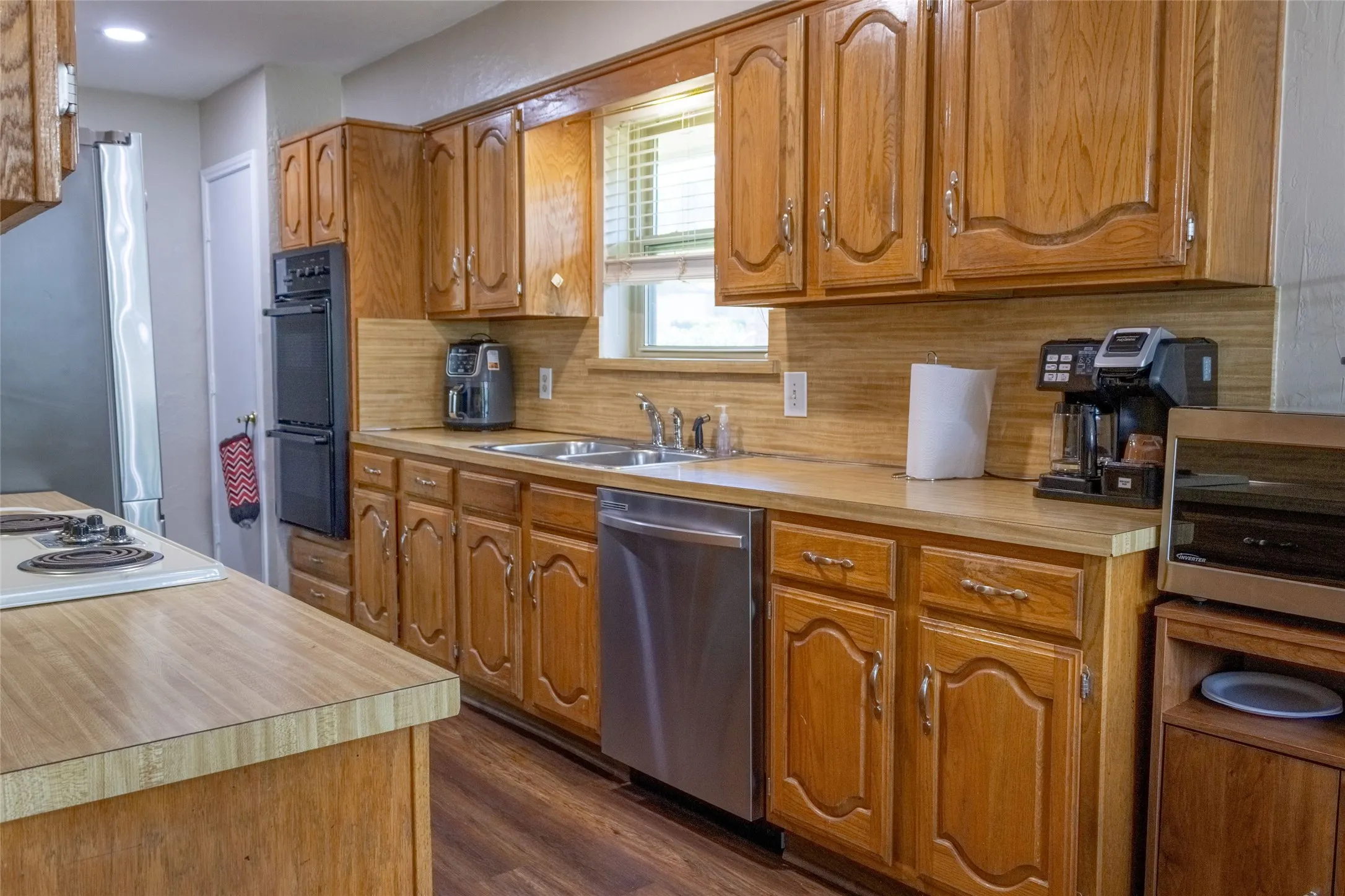 Single Family Residence For Sale in Dallas County , 315 Dow Ross Boulevard, Duncanville, Texas 75116, 3 Bedroom, 2 Bathroom, 2 Garage spaces, 1,538 Sqft, built in 1981, mls#21320216, Real Estate Agent in Duncanville, Homes For Sale in Dallas county, Homes For Sale in Duncanville, Realtor in Duncanville Texas, Real Estate Brokerage Independent Realty Texas, Luminita Cordes Realtor
