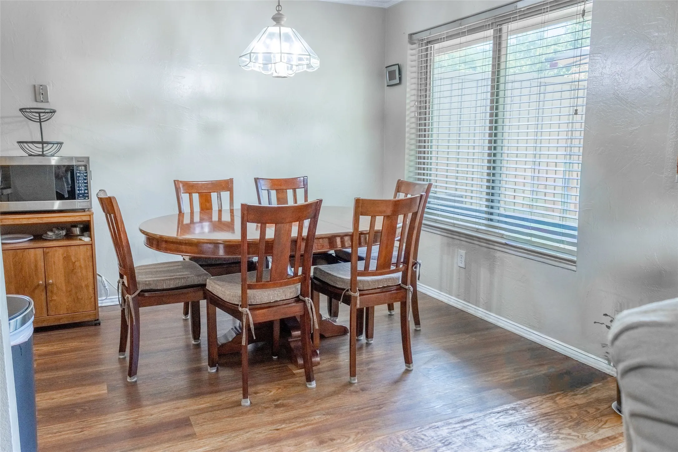 Single Family Residence For Sale in Dallas County , 315 Dow Ross Boulevard, Duncanville, Texas 75116, 3 Bedroom, 2 Bathroom, 2 Garage spaces, 1,538 Sqft, built in 1981, mls#21320216, Real Estate Agent in Duncanville, Homes For Sale in Dallas county, Homes For Sale in Duncanville, Realtor in Duncanville Texas, Real Estate Brokerage Independent Realty Texas, Luminita Cordes Realtor