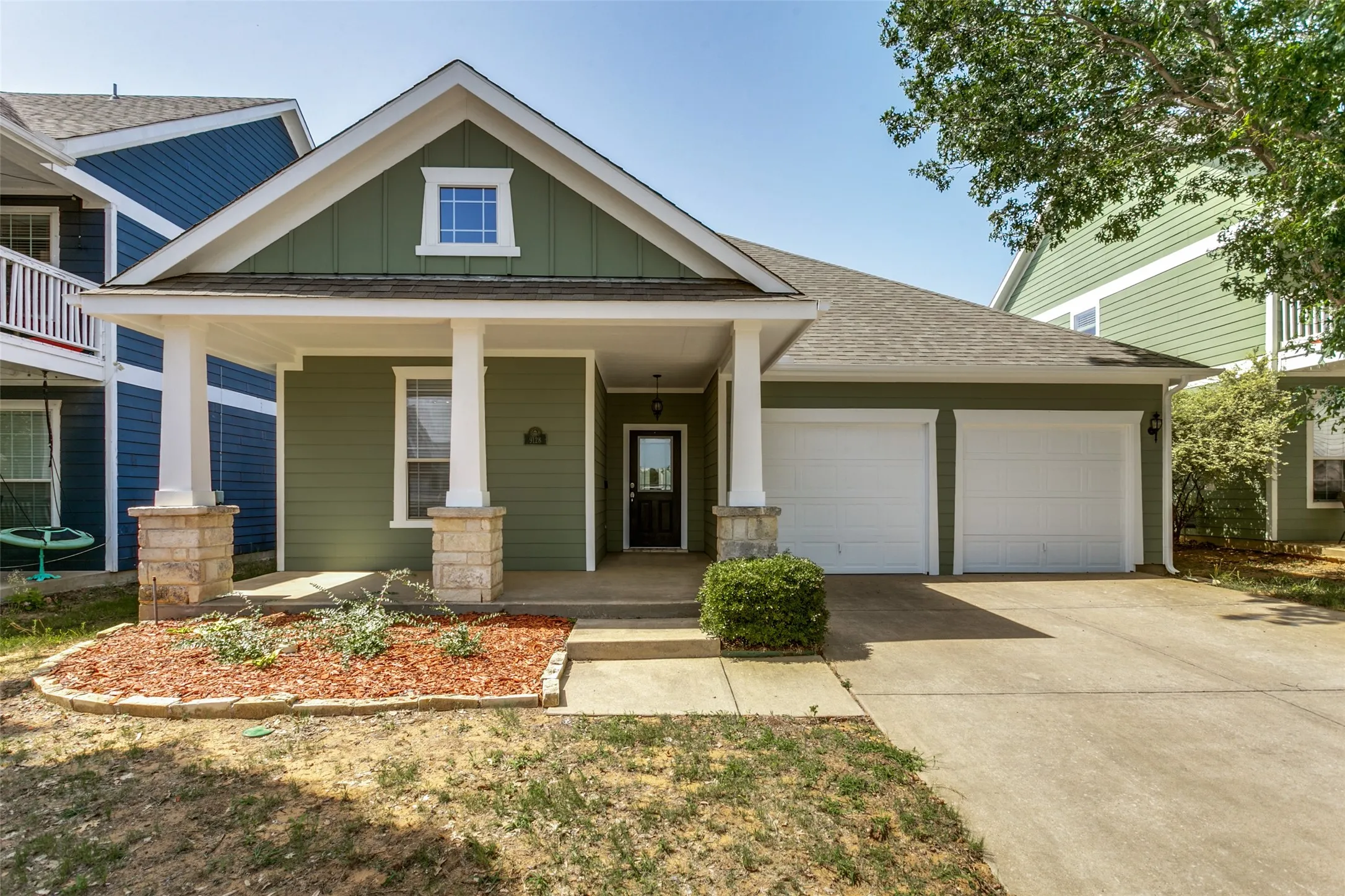 Single Family Residence For Sale in Denton County , 9128 Greene Drive, Providence Village, Texas 76227, 3 Bedroom, 2 Bathroom, 2 Garage spaces, 1,449 Sqft, built in 2009, mls#21319079, Real Estate Agent in Providence Village, Homes For Sale in Denton county, Homes For Sale in Providence Village, Realtor in Providence Village Texas, Real Estate Brokerage Independent Realty Texas, Luminita Cordes Realtor