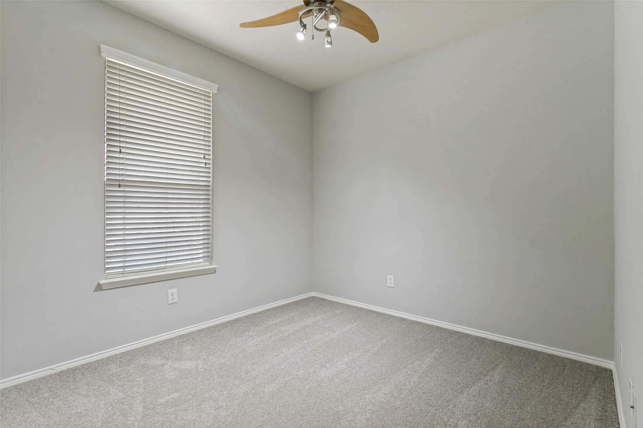 Single Family Residence For Sale in Denton County , 9128 Greene Drive, Providence Village, Texas 76227, 3 Bedroom, 2 Bathroom, 2 Garage spaces, 1,449 Sqft, built in 2009, mls#21319079, Real Estate Agent in Providence Village, Homes For Sale in Denton county, Homes For Sale in Providence Village, Realtor in Providence Village Texas, Real Estate Brokerage Independent Realty Texas, Luminita Cordes Realtor