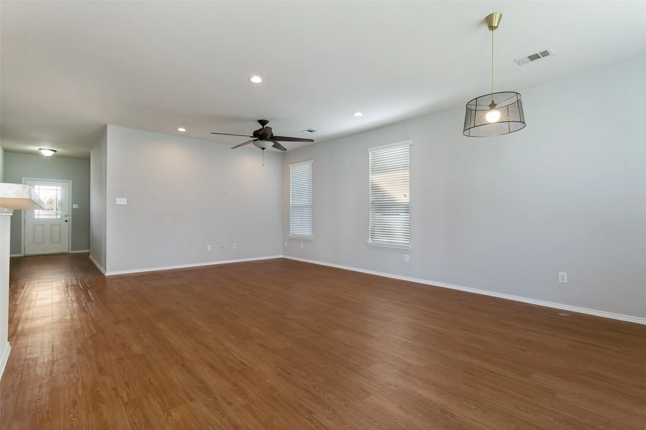 Single Family Residence For Sale in Denton County , 9128 Greene Drive, Providence Village, Texas 76227, 3 Bedroom, 2 Bathroom, 2 Garage spaces, 1,449 Sqft, built in 2009, mls#21319079, Real Estate Agent in Providence Village, Homes For Sale in Denton county, Homes For Sale in Providence Village, Realtor in Providence Village Texas, Real Estate Brokerage Independent Realty Texas, Luminita Cordes Realtor