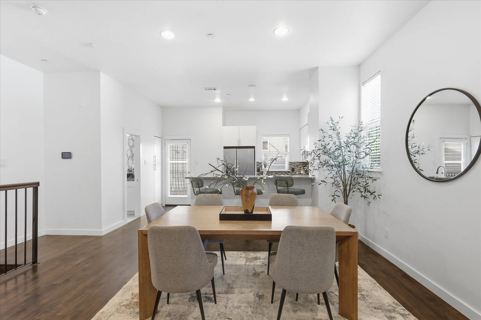 Condominium For Sale in Dallas County , 3200 Ross Avenue 28, Dallas, Texas 75204, 3 Bedroom, 3 Bathroom, 2 Garage spaces, 2,042 Sqft, built in 2011, mls#21318489, Real Estate Agent in Dallas, Homes For Sale in Dallas county, Homes For Sale in Dallas, Realtor in Dallas Texas, Real Estate Brokerage Independent Realty Texas, Luminita Cordes Realtor
