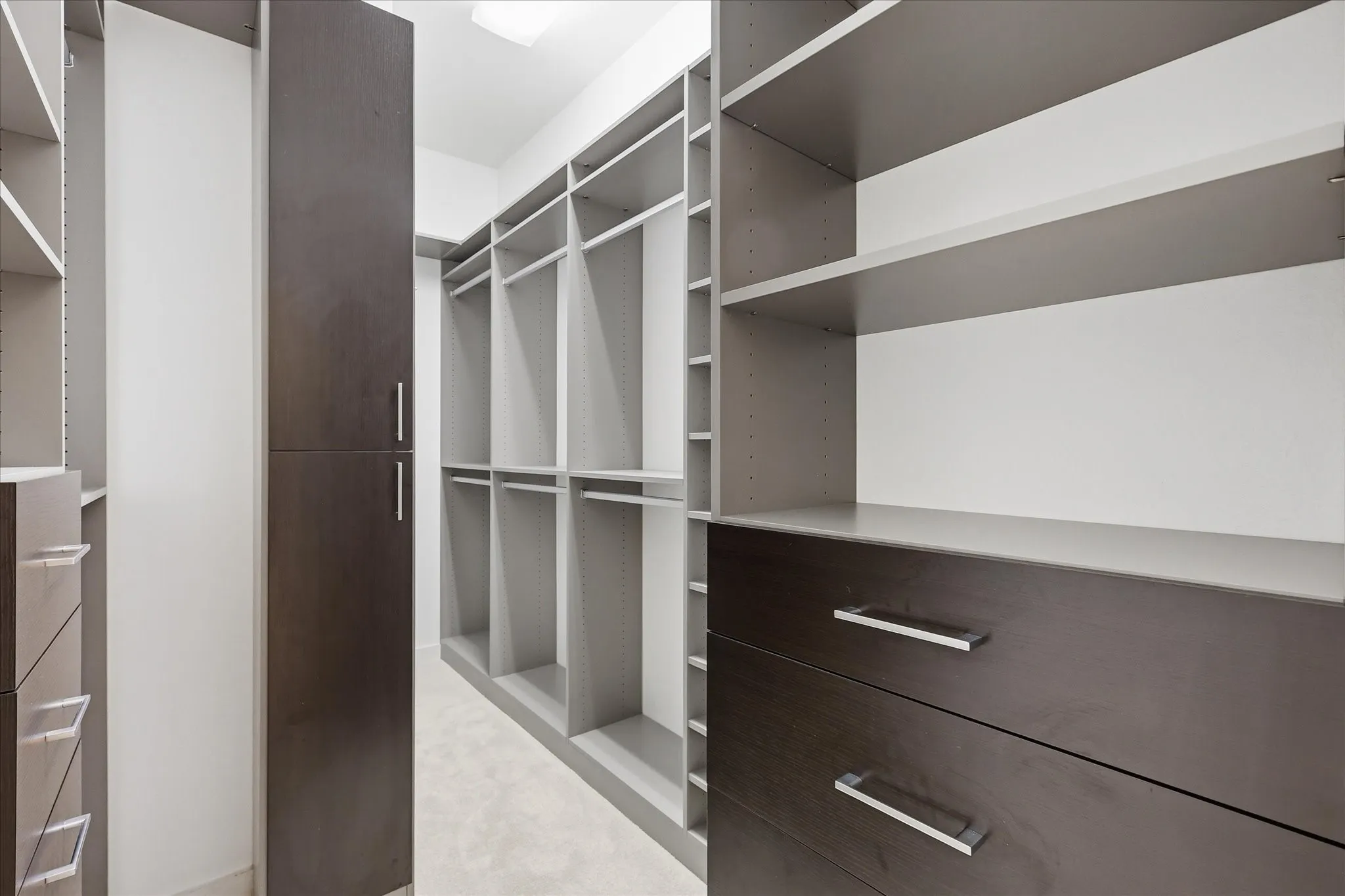 Condominium For Sale in Dallas County , 3200 Ross Avenue 28, Dallas, Texas 75204, 3 Bedroom, 3 Bathroom, 2 Garage spaces, 2,042 Sqft, built in 2011, mls#21318489, Real Estate Agent in Dallas, Homes For Sale in Dallas county, Homes For Sale in Dallas, Realtor in Dallas Texas, Real Estate Brokerage Independent Realty Texas, Luminita Cordes Realtor