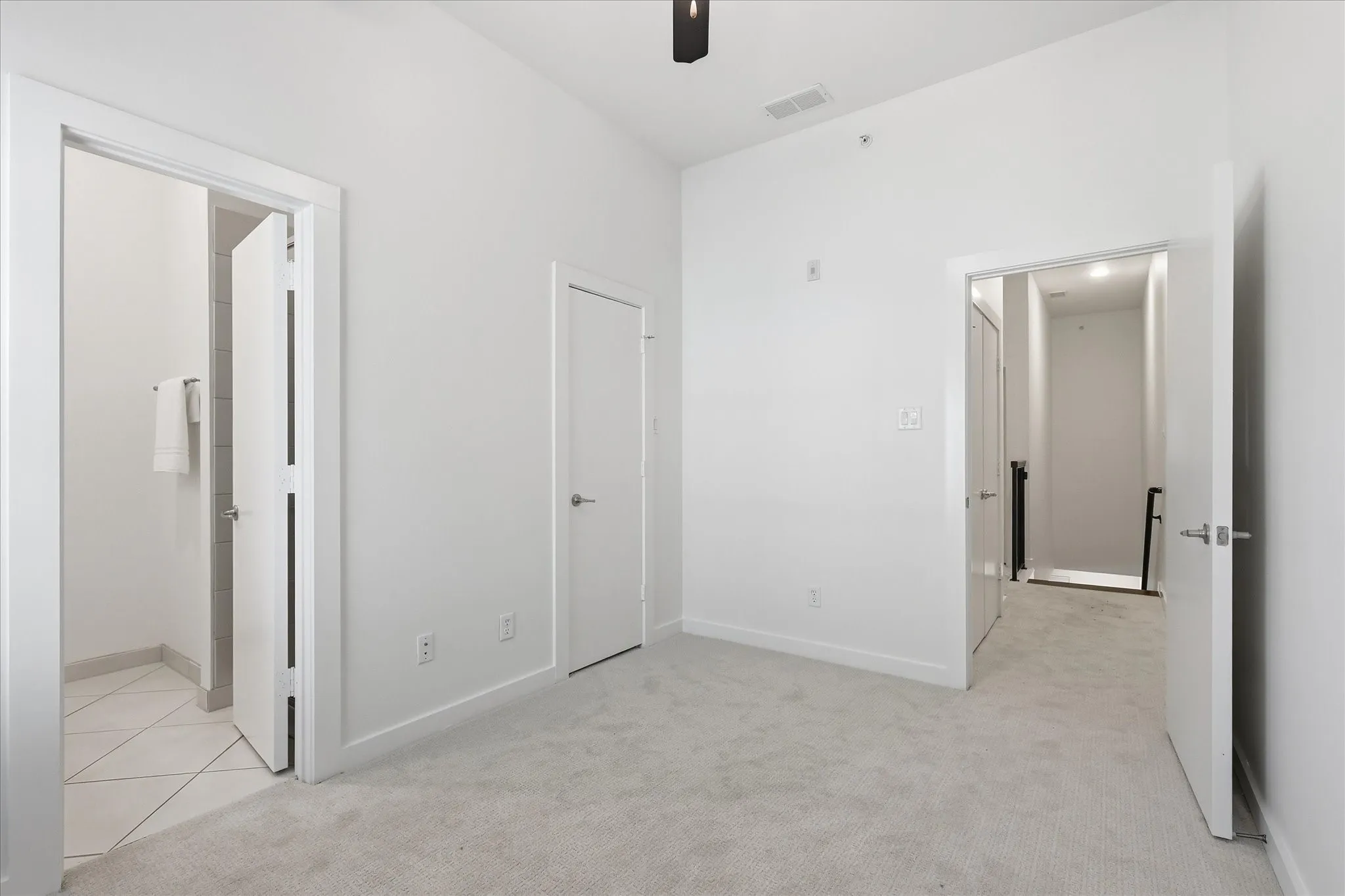 Condominium For Sale in Dallas County , 3200 Ross Avenue 28, Dallas, Texas 75204, 3 Bedroom, 3 Bathroom, 2 Garage spaces, 2,042 Sqft, built in 2011, mls#21318489, Real Estate Agent in Dallas, Homes For Sale in Dallas county, Homes For Sale in Dallas, Realtor in Dallas Texas, Real Estate Brokerage Independent Realty Texas, Luminita Cordes Realtor