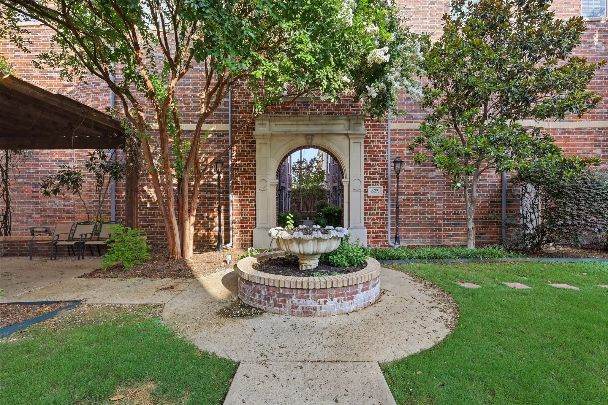 Condominium For Sale in Dallas County , 3200 Ross Avenue 28, Dallas, Texas 75204, 3 Bedroom, 3 Bathroom, 2 Garage spaces, 2,042 Sqft, built in 2011, mls#21318489, Real Estate Agent in Dallas, Homes For Sale in Dallas county, Homes For Sale in Dallas, Realtor in Dallas Texas, Real Estate Brokerage Independent Realty Texas, Luminita Cordes Realtor