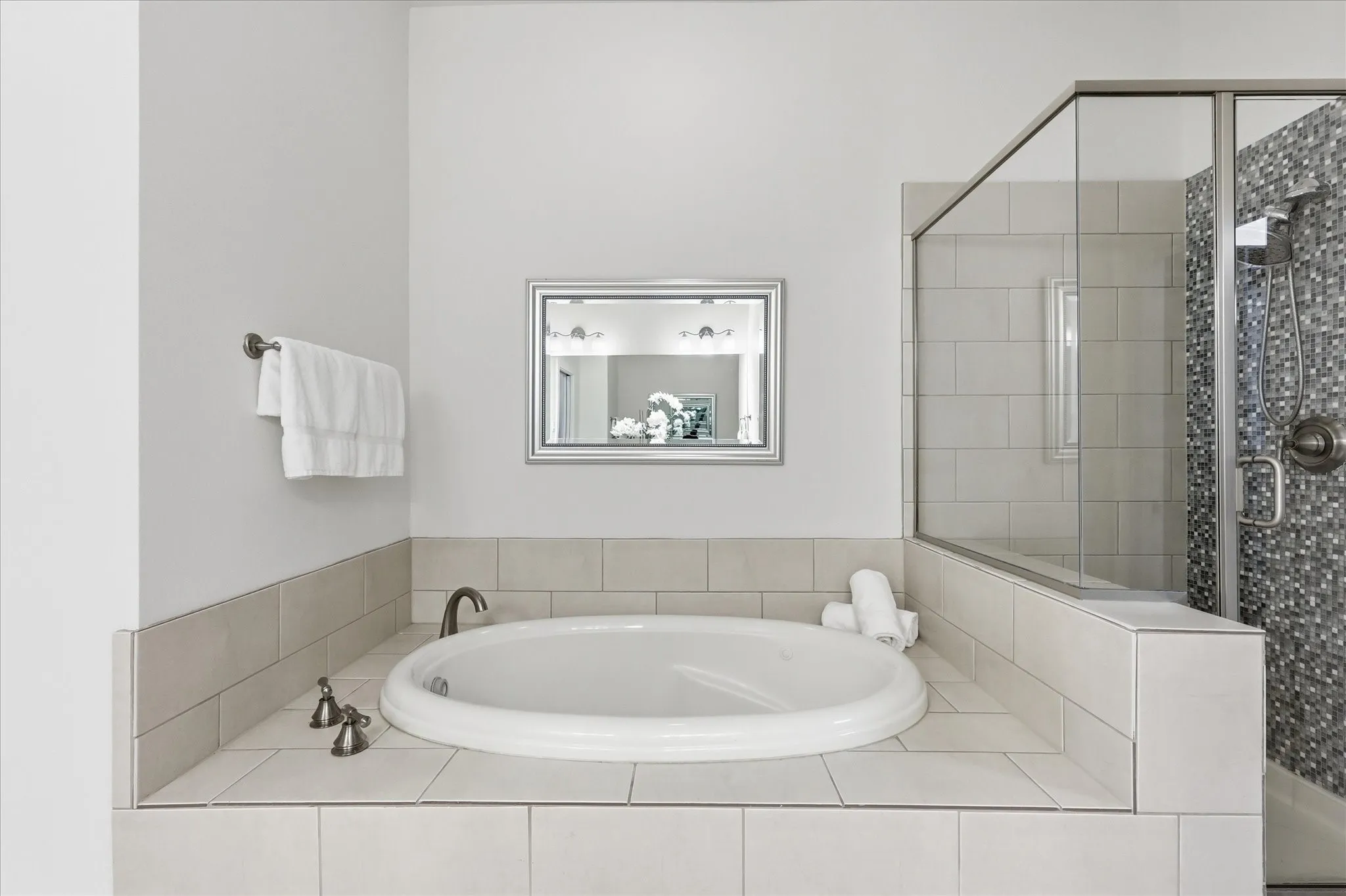 Condominium For Sale in Dallas County , 3200 Ross Avenue 28, Dallas, Texas 75204, 3 Bedroom, 3 Bathroom, 2 Garage spaces, 2,042 Sqft, built in 2011, mls#21318489, Real Estate Agent in Dallas, Homes For Sale in Dallas county, Homes For Sale in Dallas, Realtor in Dallas Texas, Real Estate Brokerage Independent Realty Texas, Luminita Cordes Realtor