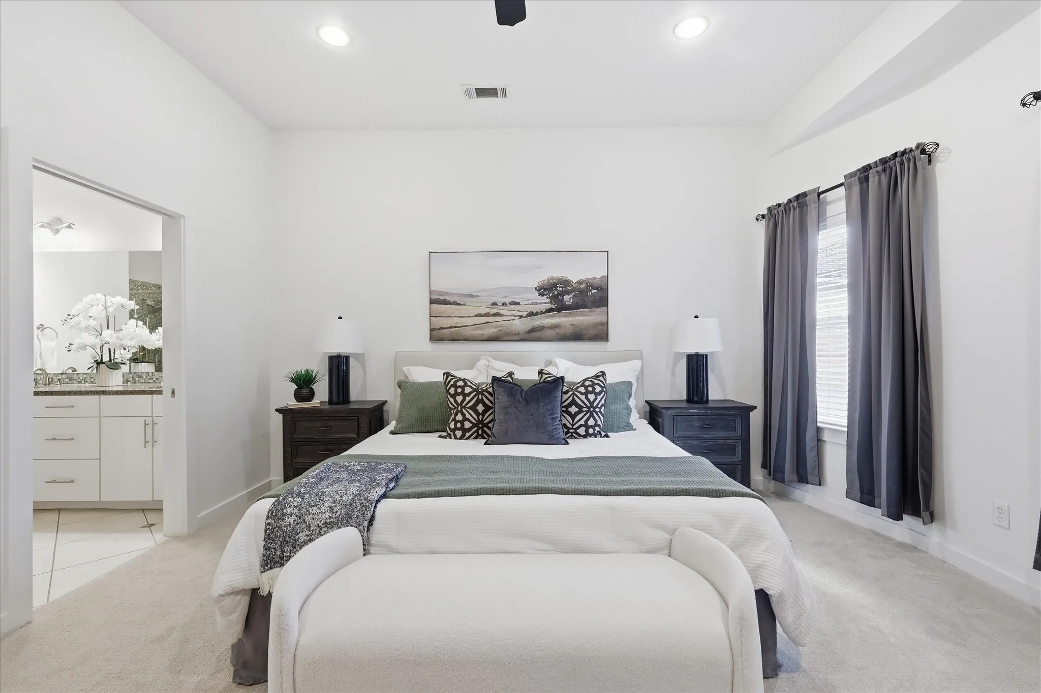 Condominium For Sale in Dallas County , 3200 Ross Avenue 28, Dallas, Texas 75204, 3 Bedroom, 3 Bathroom, 2 Garage spaces, 2,042 Sqft, built in 2011, mls#21318489, Real Estate Agent in Dallas, Homes For Sale in Dallas county, Homes For Sale in Dallas, Realtor in Dallas Texas, Real Estate Brokerage Independent Realty Texas, Luminita Cordes Realtor