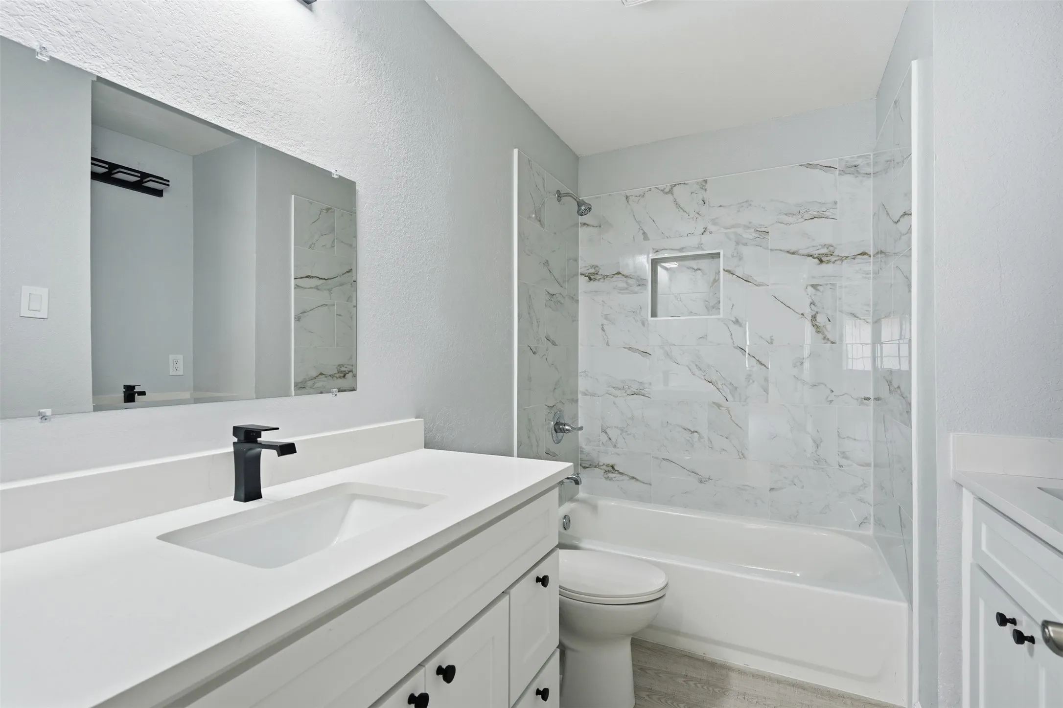 Single Family Residence For Sale in Dallas County , 1530 Allen Drive, Cedar Hill, Texas 75104, 3 Bedroom, 3 Bathroom, 2 Garage spaces, 1,563 Sqft, built in 1986, mls#21319191, Real Estate Agent in Cedar Hill, Homes For Sale in Dallas county, Homes For Sale in Cedar Hill, Realtor in Cedar Hill Texas, Real Estate Brokerage Independent Realty Texas, Luminita Cordes Realtor