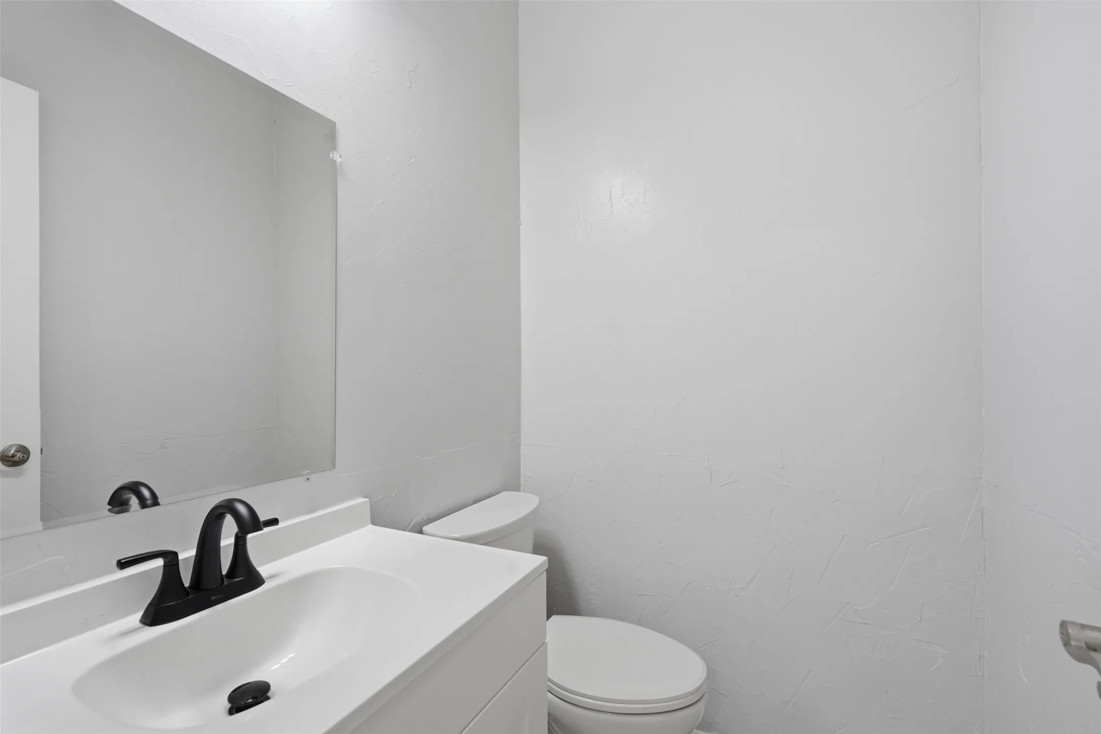 Single Family Residence For Sale in Dallas County , 1530 Allen Drive, Cedar Hill, Texas 75104, 3 Bedroom, 3 Bathroom, 2 Garage spaces, 1,563 Sqft, built in 1986, mls#21319191, Real Estate Agent in Cedar Hill, Homes For Sale in Dallas county, Homes For Sale in Cedar Hill, Realtor in Cedar Hill Texas, Real Estate Brokerage Independent Realty Texas, Luminita Cordes Realtor