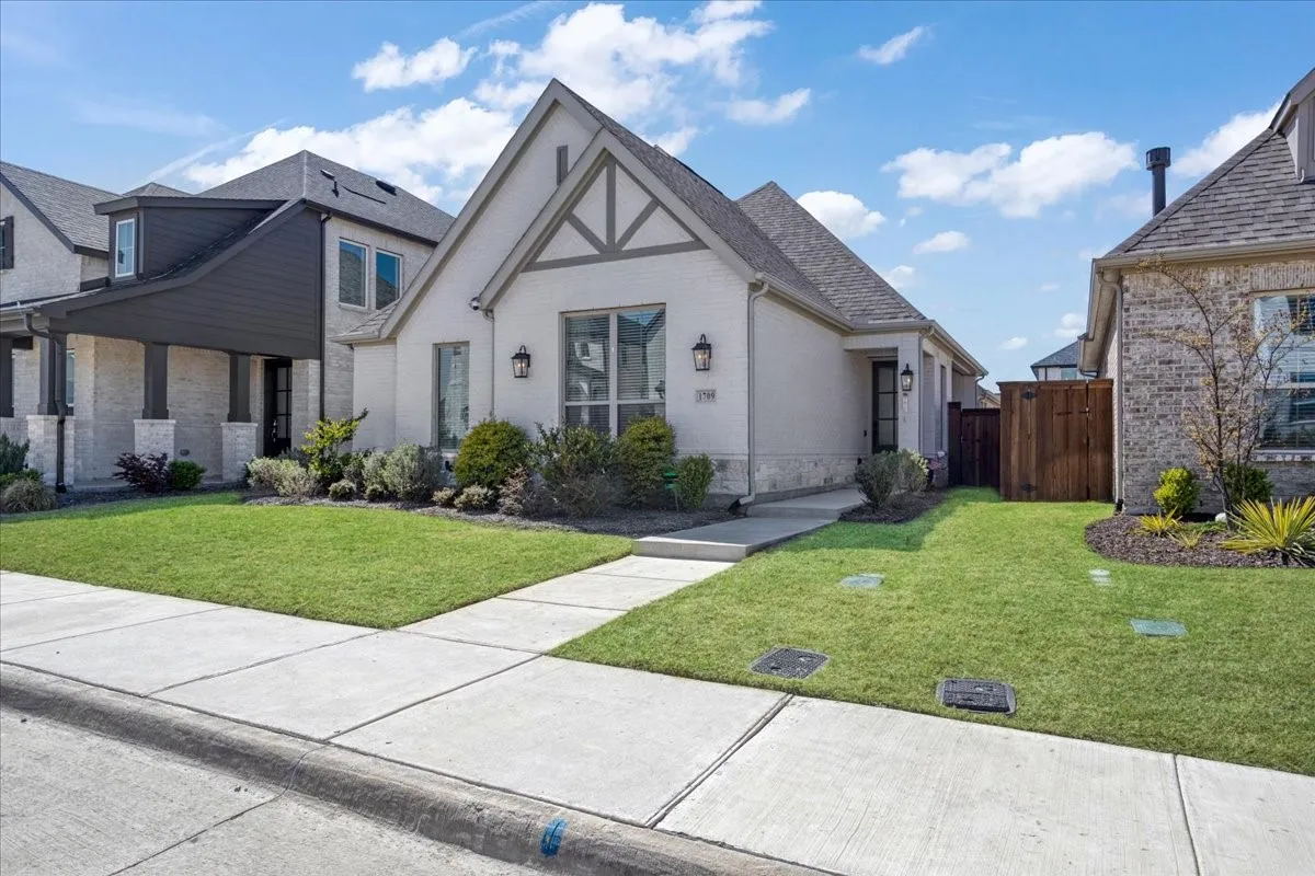 Beautiful elevation and curb appeal