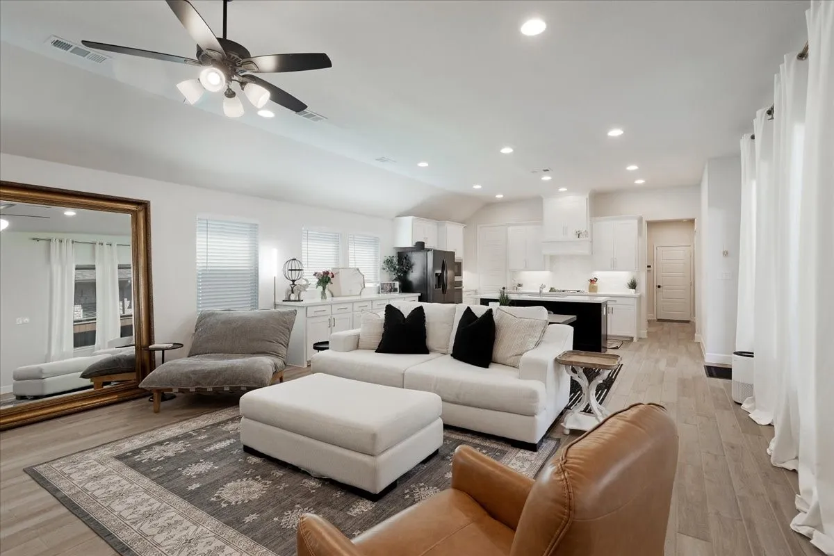 This open floorplan is perfect to host family gatherings and holidays.