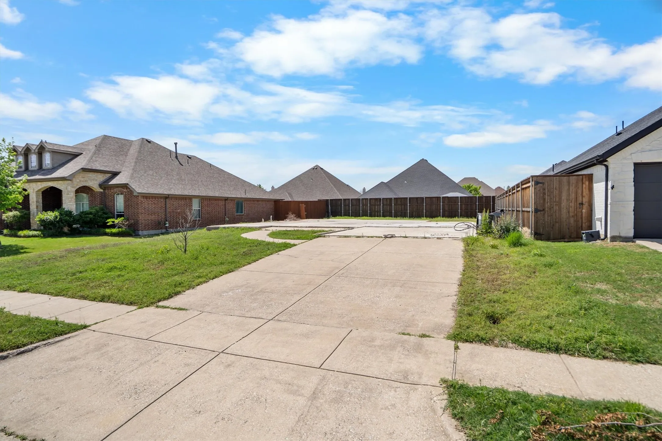 Improved Land For Sale in Denton County , 3042 Lakefield Drive, Little Elm, Texas 75068, 0, 0, Garage spaces, 0 Sqft, built in 0, mls#21317240, Real Estate Agent in Little Elm, Homes For Sale in Denton county, Homes For Sale in Little Elm, Realtor in Little Elm Texas, Real Estate Brokerage Independent Realty Texas, Luminita Cordes Realtor