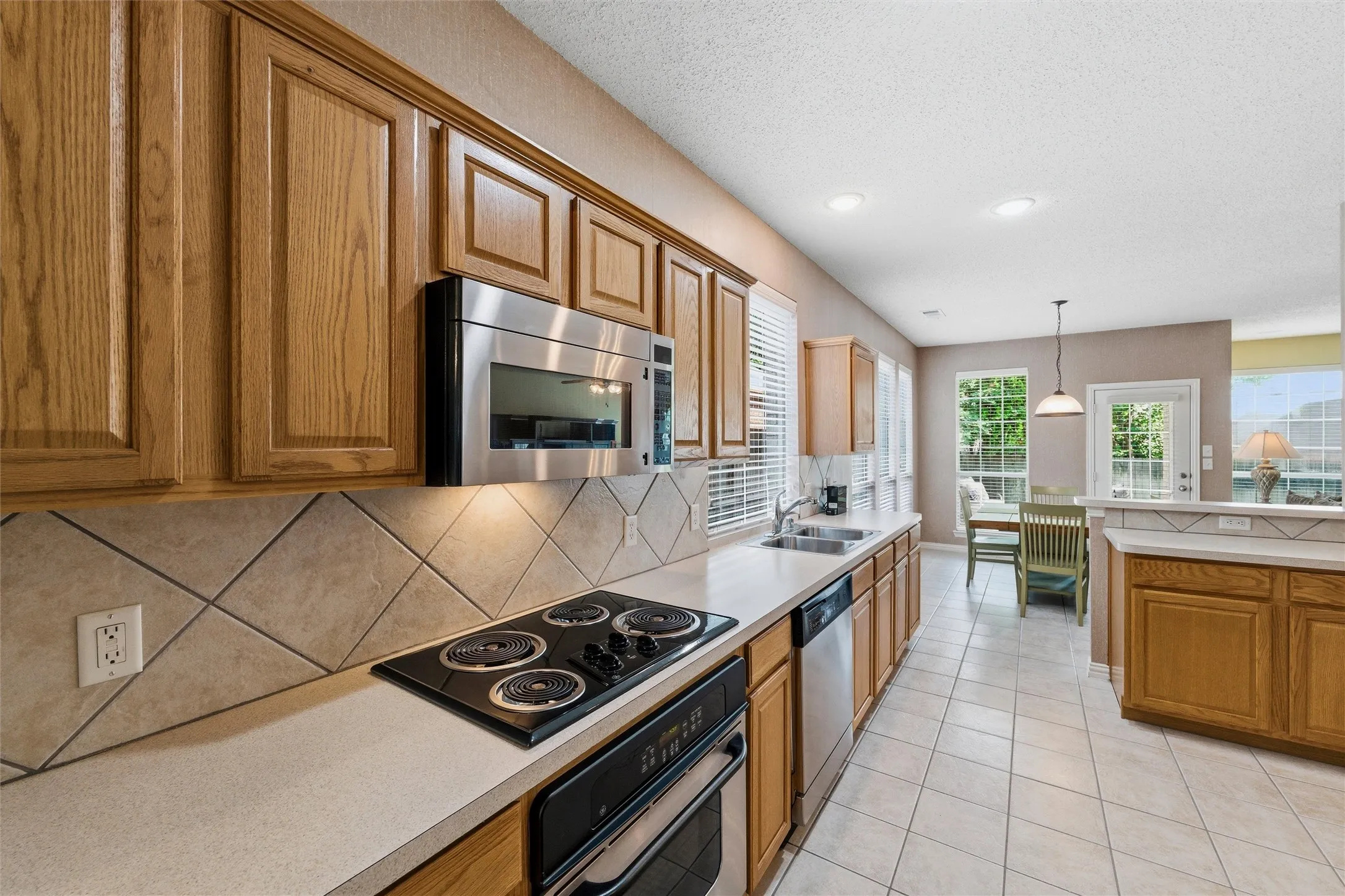 Single Family Residence For Sale in Tarrant County , 4541 Marguerite Lane, Fort Worth, Texas 76123, 4 Bedroom, 4 Bathroom, 2 Garage spaces, 3,027 Sqft, built in 2003, mls#21320002, Real Estate Agent in Fort Worth, Homes For Sale in Tarrant county, Homes For Sale in Fort Worth, Realtor in Fort Worth Texas, Real Estate Brokerage Independent Realty Texas, Luminita Cordes Realtor