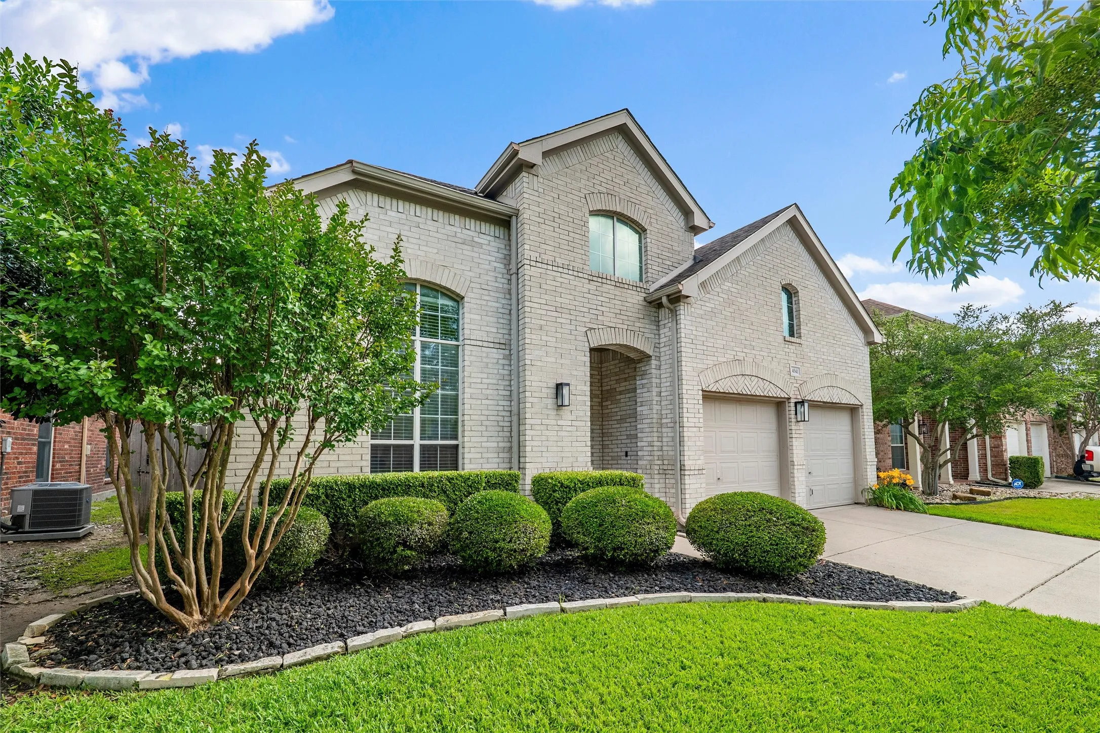 Single Family Residence For Sale in Tarrant County , 4541 Marguerite Lane, Fort Worth, Texas 76123, 4 Bedroom, 4 Bathroom, 2 Garage spaces, 3,027 Sqft, built in 2003, mls#21320002, Real Estate Agent in Fort Worth, Homes For Sale in Tarrant county, Homes For Sale in Fort Worth, Realtor in Fort Worth Texas, Real Estate Brokerage Independent Realty Texas, Luminita Cordes Realtor