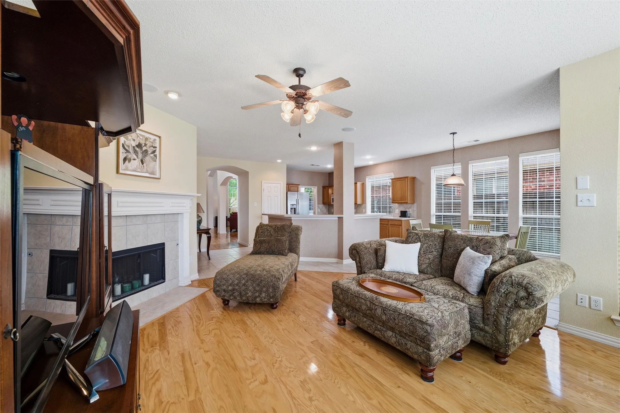 Single Family Residence For Sale in Tarrant County , 4541 Marguerite Lane, Fort Worth, Texas 76123, 4 Bedroom, 4 Bathroom, 2 Garage spaces, 3,027 Sqft, built in 2003, mls#21320002, Real Estate Agent in Fort Worth, Homes For Sale in Tarrant county, Homes For Sale in Fort Worth, Realtor in Fort Worth Texas, Real Estate Brokerage Independent Realty Texas, Luminita Cordes Realtor
