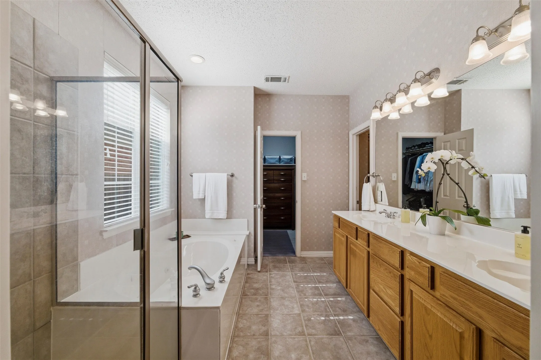 Single Family Residence For Sale in Tarrant County , 4541 Marguerite Lane, Fort Worth, Texas 76123, 4 Bedroom, 4 Bathroom, 2 Garage spaces, 3,027 Sqft, built in 2003, mls#21320002, Real Estate Agent in Fort Worth, Homes For Sale in Tarrant county, Homes For Sale in Fort Worth, Realtor in Fort Worth Texas, Real Estate Brokerage Independent Realty Texas, Luminita Cordes Realtor
