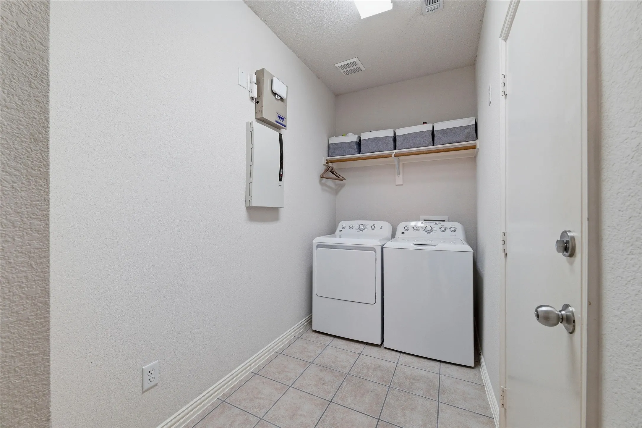 Single Family Residence For Sale in Tarrant County , 4541 Marguerite Lane, Fort Worth, Texas 76123, 4 Bedroom, 4 Bathroom, 2 Garage spaces, 3,027 Sqft, built in 2003, mls#21320002, Real Estate Agent in Fort Worth, Homes For Sale in Tarrant county, Homes For Sale in Fort Worth, Realtor in Fort Worth Texas, Real Estate Brokerage Independent Realty Texas, Luminita Cordes Realtor