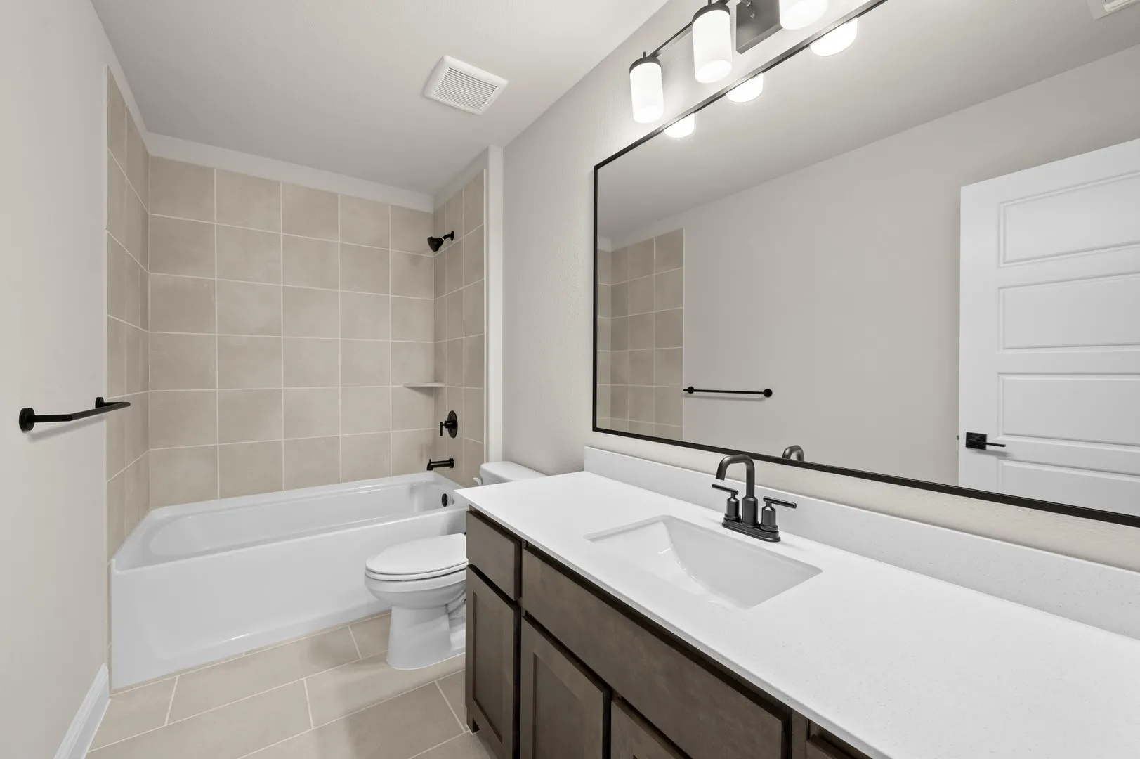 DFW-Redden Farms-Concept 3135-404 Brahman Lane-Bathroom-Risewell Homes
