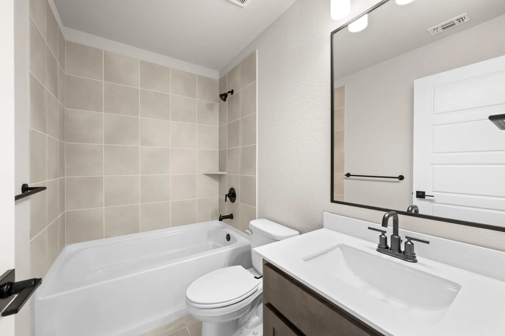 DFW-Redden Farms-Concept 3135-404 Brahman Lane-Bathroom-Risewell Homes-2