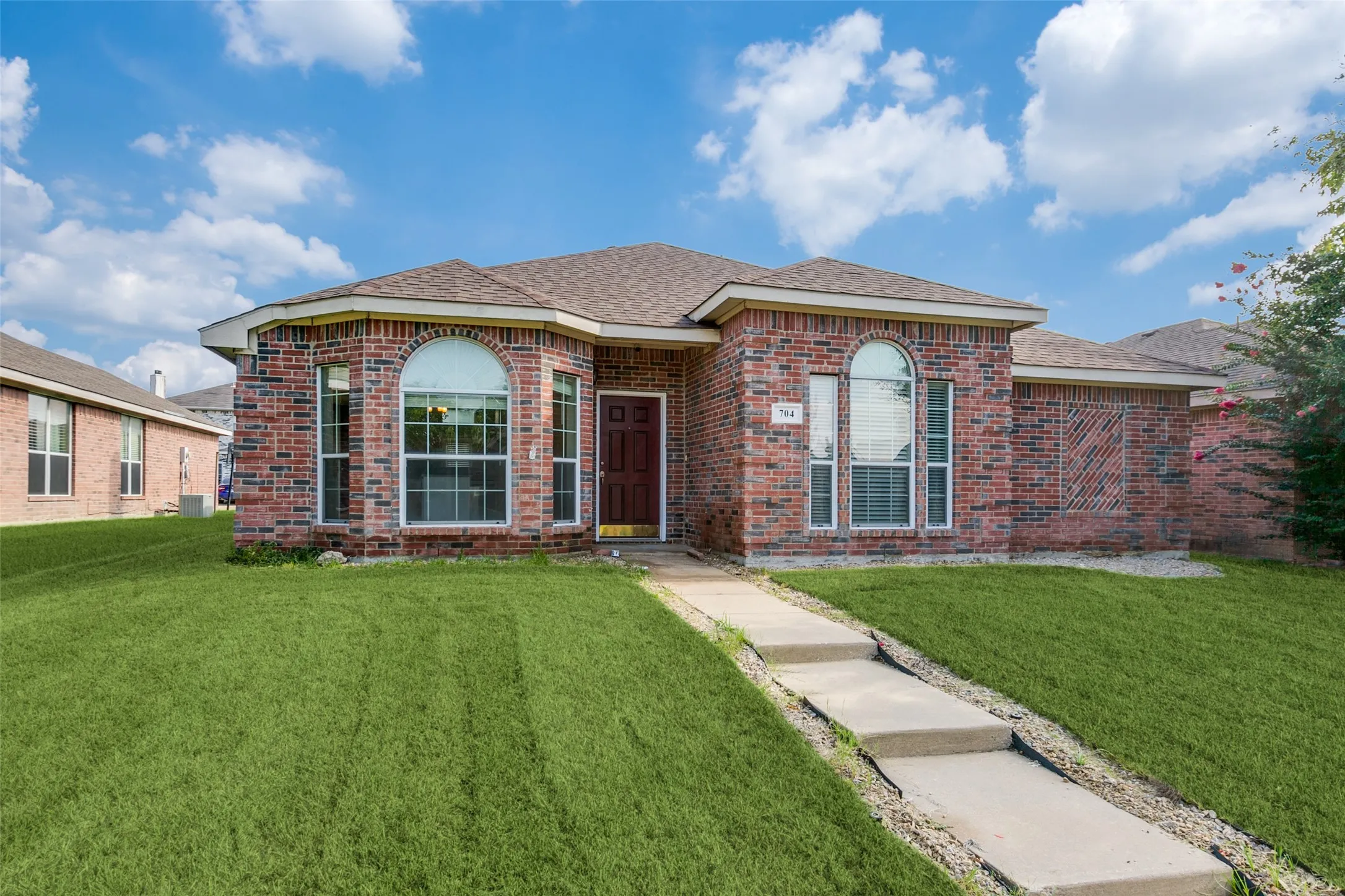 Single Family Residence For Rent in Collin County , 704 Fleming Street, Wylie, Texas 75098, 3 Bedrooms, 2 Bathrooms, 2 Garage spaces, 1,514 Sqft, built in 2005, Price $2,200, mls#21319457, Real Estate Agent in Wylie, Homes For Rent in Collin county, Homes For Rent in Wylie, Realtor in Wylie Texas, Real Estate Brokerage Independent Realty Texas, Luminita Cordes Realtor