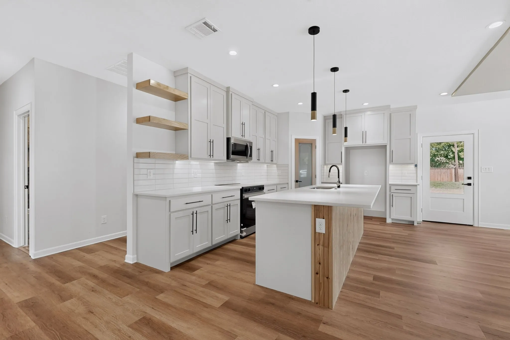 Single Family Residence For Sale in Delta County , 745 W Marshall, Cooper, Texas 75432, 3 Bedroom, 2 Bathroom, 1 Garage spaces, 1,466 Sqft, built in 2026, mls#21320260, Real Estate Agent in Cooper, Homes For Sale in Delta county, Homes For Sale in Cooper, Realtor in Cooper Texas, Real Estate Brokerage Independent Realty Texas, Luminita Cordes Realtor