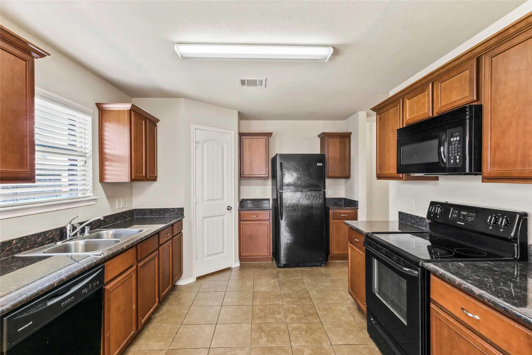 Single Family Residence For Rent in Collin County , 429 Andalusian Trail, Celina, Texas 75009, 5 Bedroom, 4 Bathroom, 2 Garage spaces, 2,342 Sqft, built in 2014, mls#21320195, Real Estate Agent in Celina, Homes For Rent in Collin county, Homes For Rent in Celina, Realtor in Celina Texas, Real Estate Brokerage Independent Realty Texas, Luminita Cordes Realtor