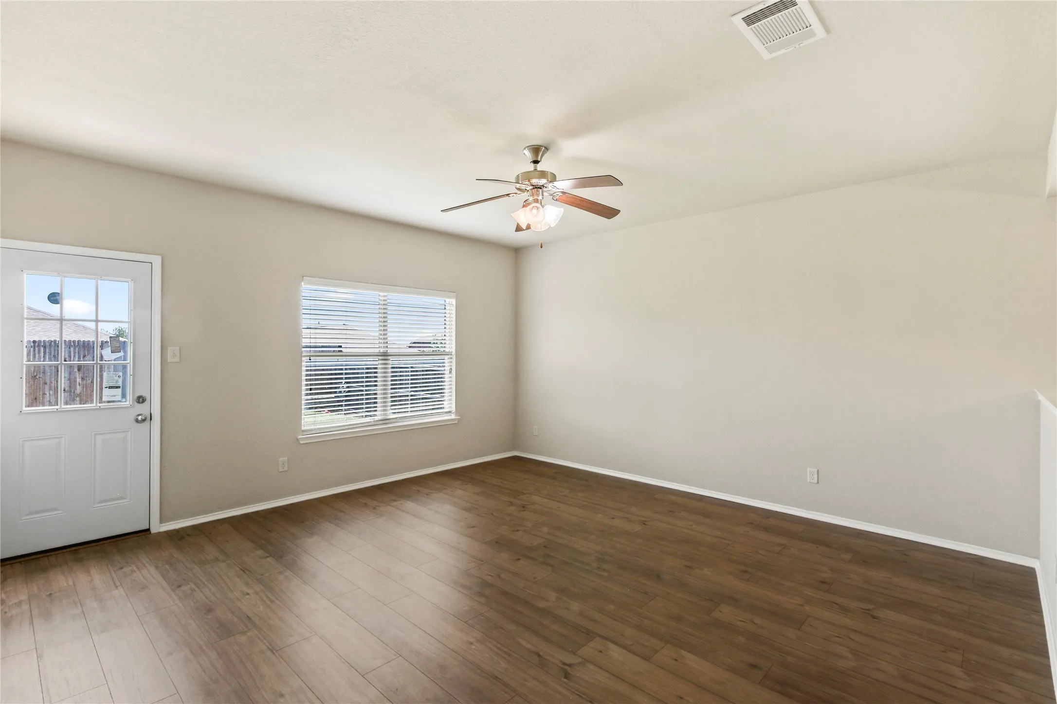 Single Family Residence For Rent in Collin County , 429 Andalusian Trail, Celina, Texas 75009, 5 Bedroom, 4 Bathroom, 2 Garage spaces, 2,342 Sqft, built in 2014, mls#21320195, Real Estate Agent in Celina, Homes For Rent in Collin county, Homes For Rent in Celina, Realtor in Celina Texas, Real Estate Brokerage Independent Realty Texas, Luminita Cordes Realtor