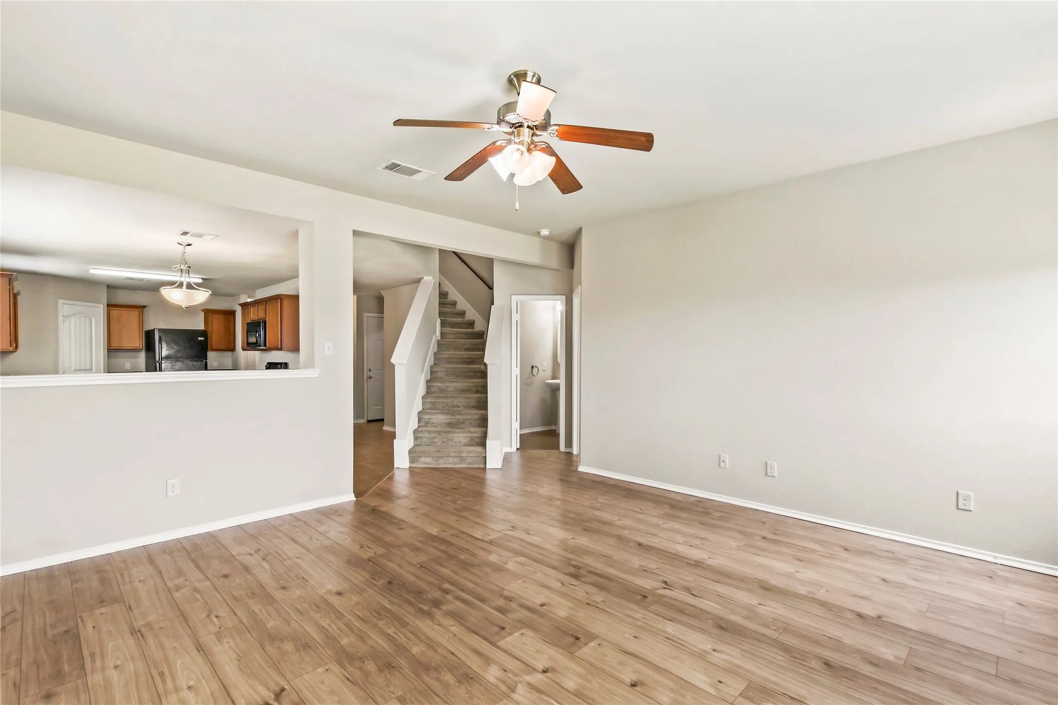 Single Family Residence For Rent in Collin County , 429 Andalusian Trail, Celina, Texas 75009, 5 Bedroom, 4 Bathroom, 2 Garage spaces, 2,342 Sqft, built in 2014, mls#21320195, Real Estate Agent in Celina, Homes For Rent in Collin county, Homes For Rent in Celina, Realtor in Celina Texas, Real Estate Brokerage Independent Realty Texas, Luminita Cordes Realtor