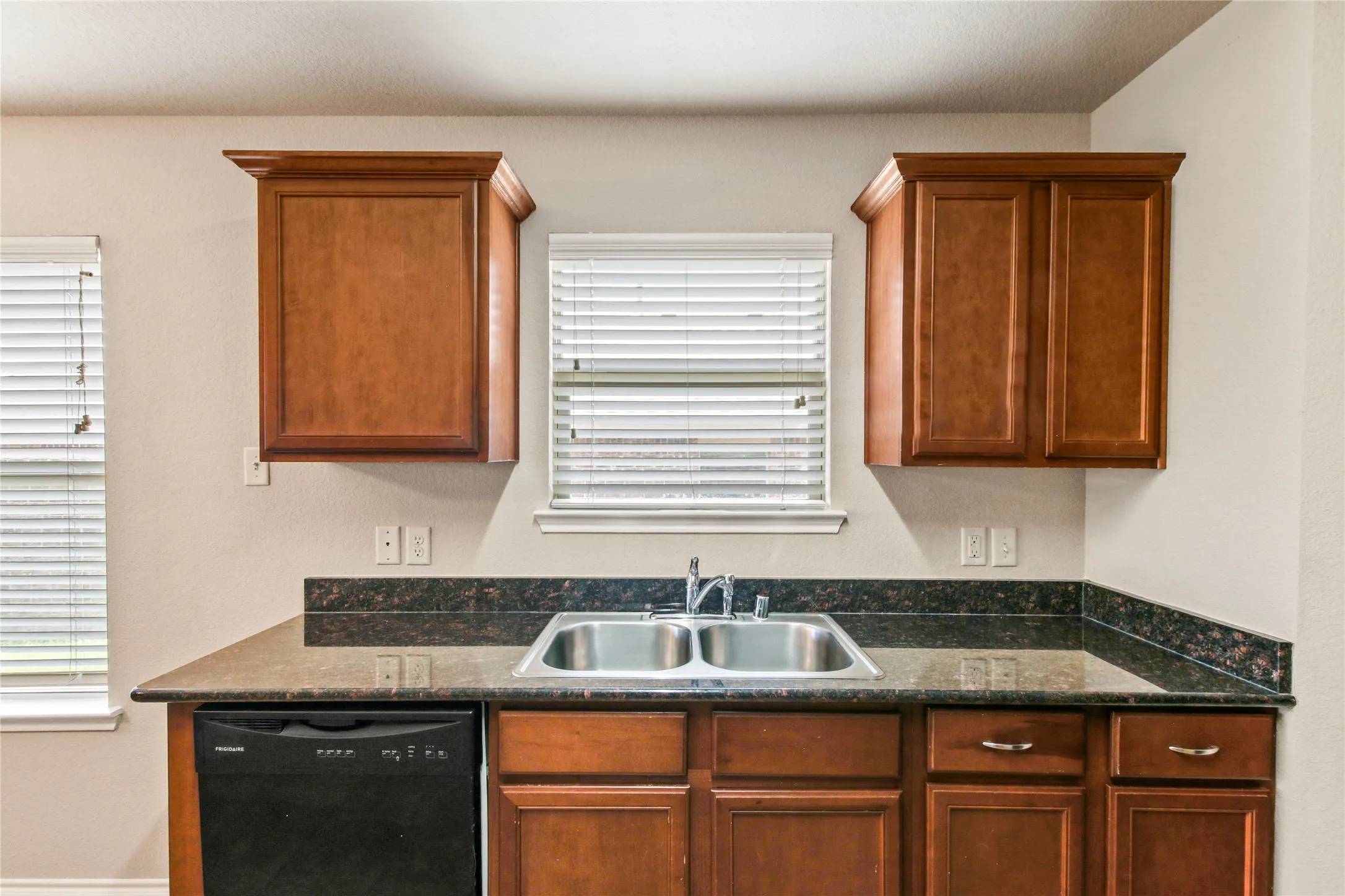 Single Family Residence For Rent in Collin County , 429 Andalusian Trail, Celina, Texas 75009, 5 Bedroom, 4 Bathroom, 2 Garage spaces, 2,342 Sqft, built in 2014, mls#21320195, Real Estate Agent in Celina, Homes For Rent in Collin county, Homes For Rent in Celina, Realtor in Celina Texas, Real Estate Brokerage Independent Realty Texas, Luminita Cordes Realtor